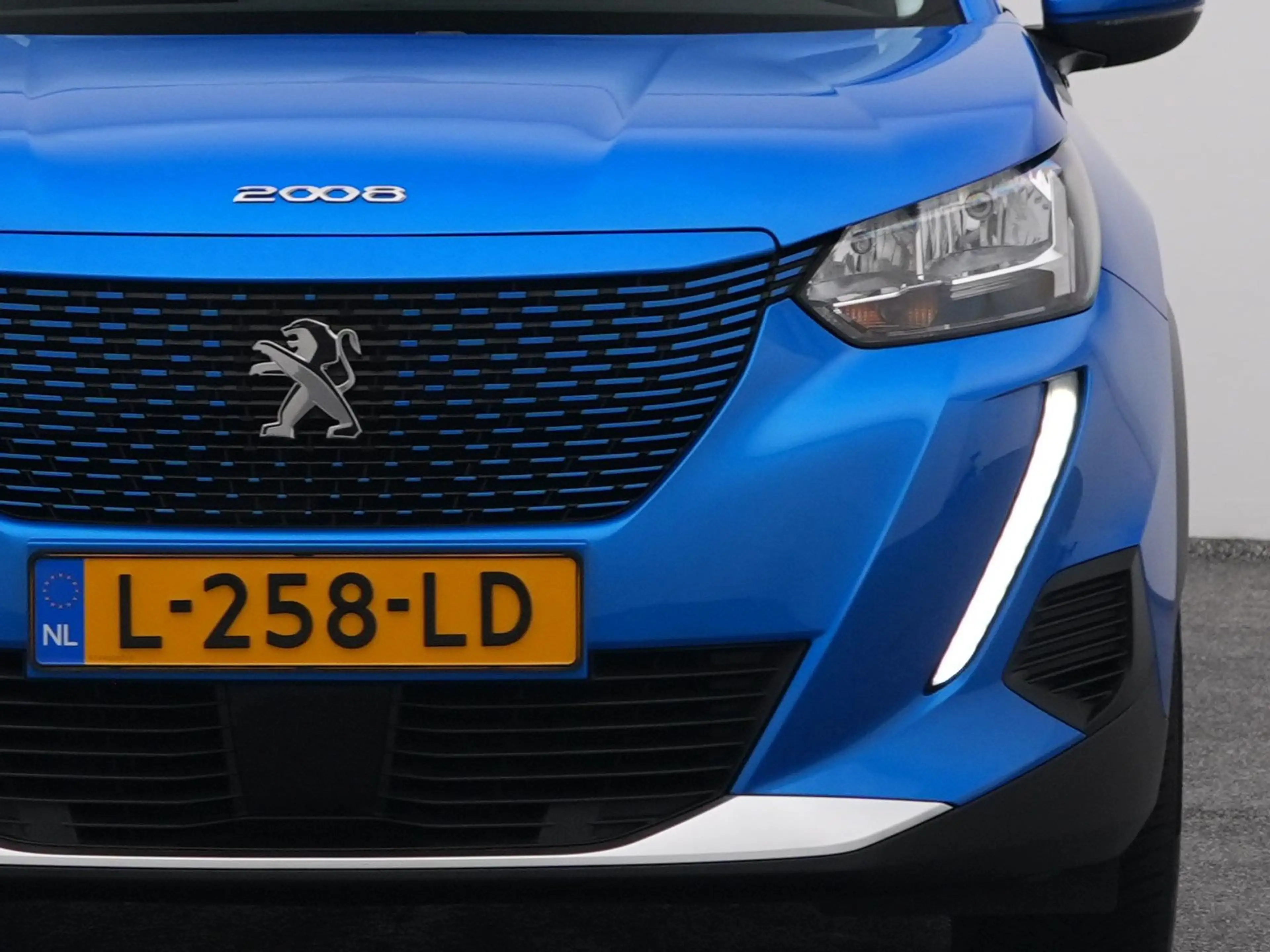 Peugeot e-2008 EV Active 50 kWh | NAVI | CARPLAY — photo 20