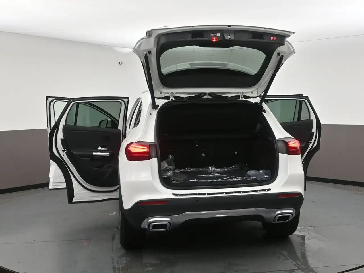Mercedes-Benz GLA photo Mercedes-Benz GLA