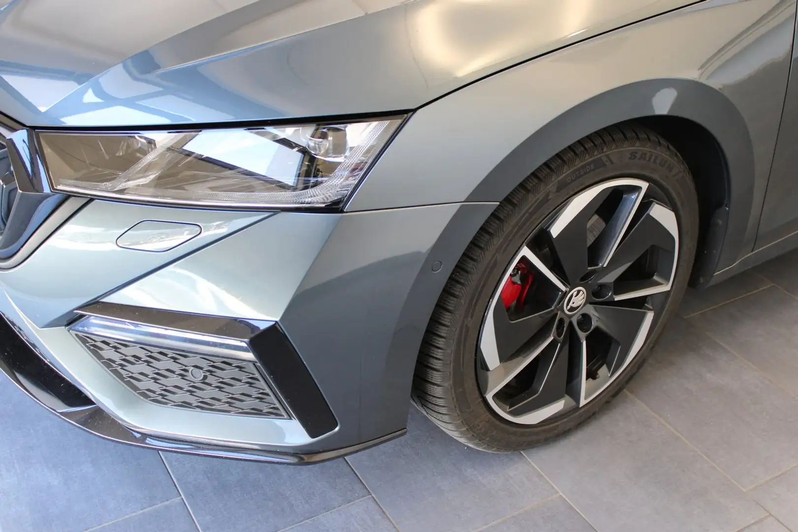 Skoda Octavia RS 4x4 Grau - 2