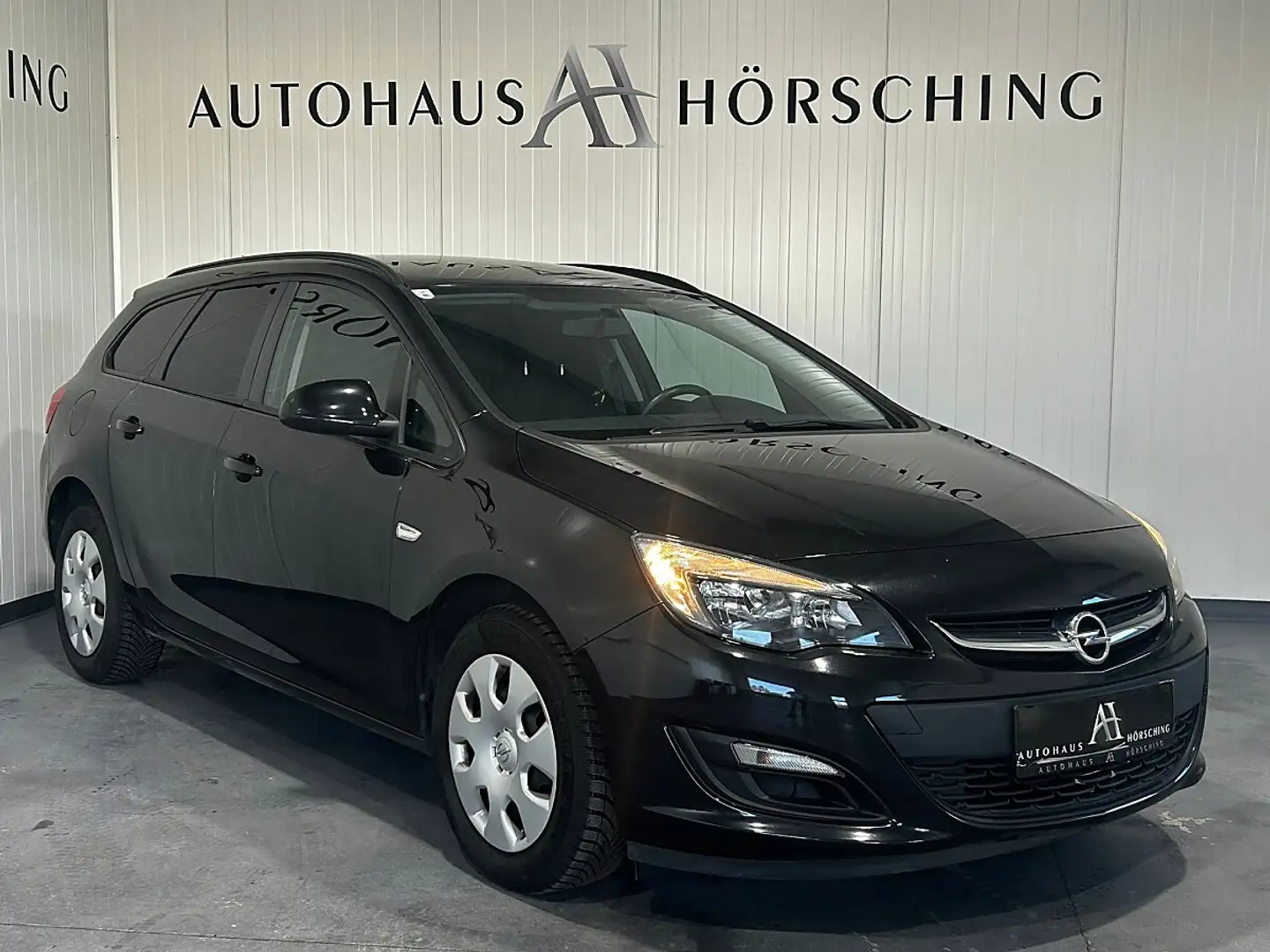 Opel Astra 1,4 Ecotec Cool&Sound Schwarz - 1