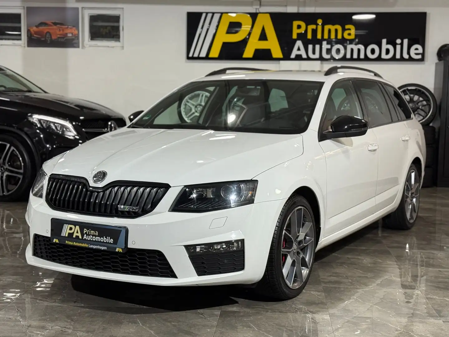 Skoda Octavia 2.0TDI Combi RS / Keyless Xenon Navi AHK Weiß - 1