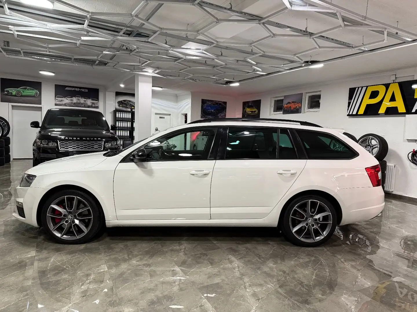 Skoda Octavia 2.0TDI Combi RS / Keyless Xenon Navi AHK Weiß - 2
