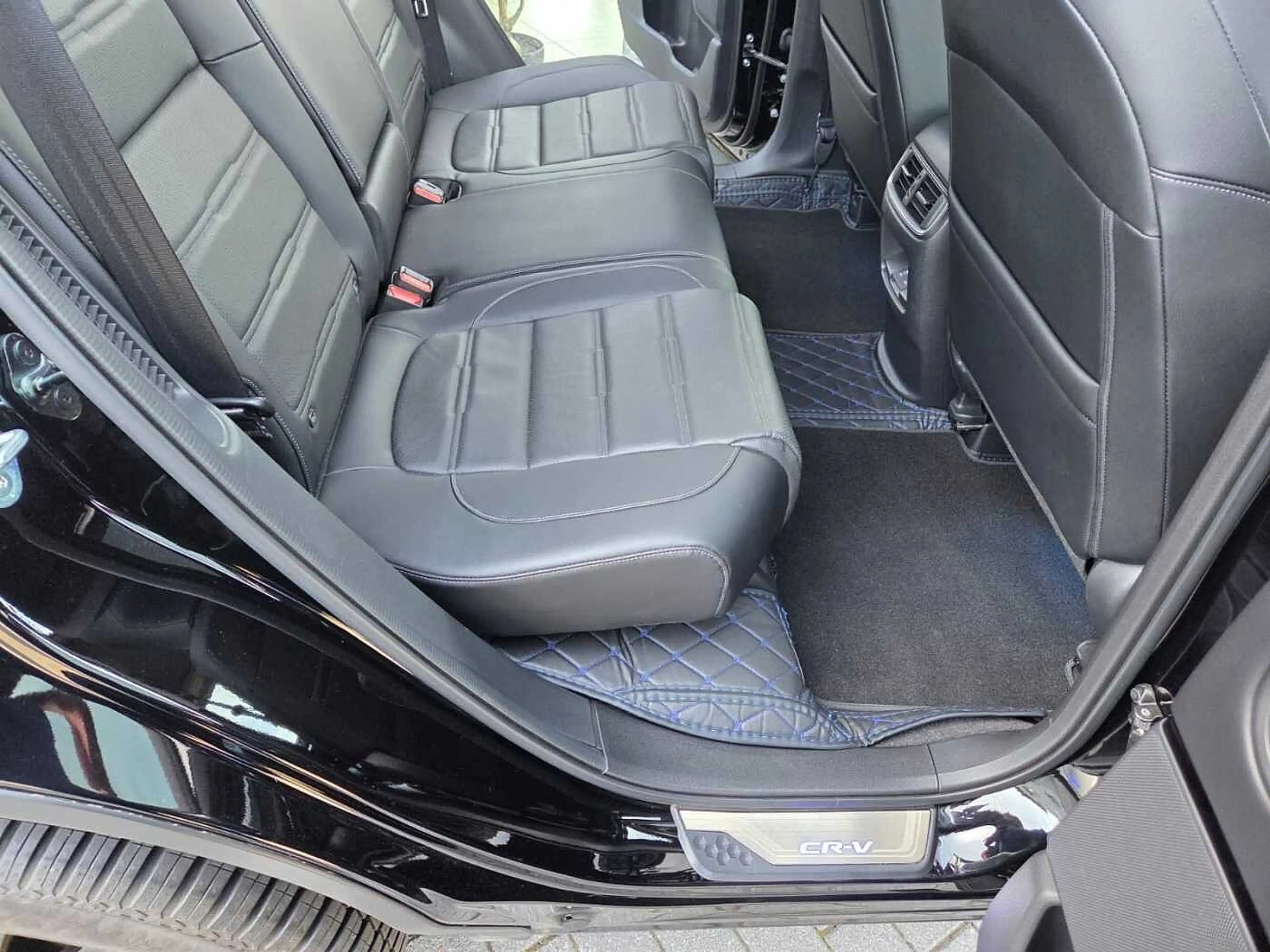 Honda CR-V Hybrid e:HEV 2.0 i-MMD 4WD Lifestyle — photo 12