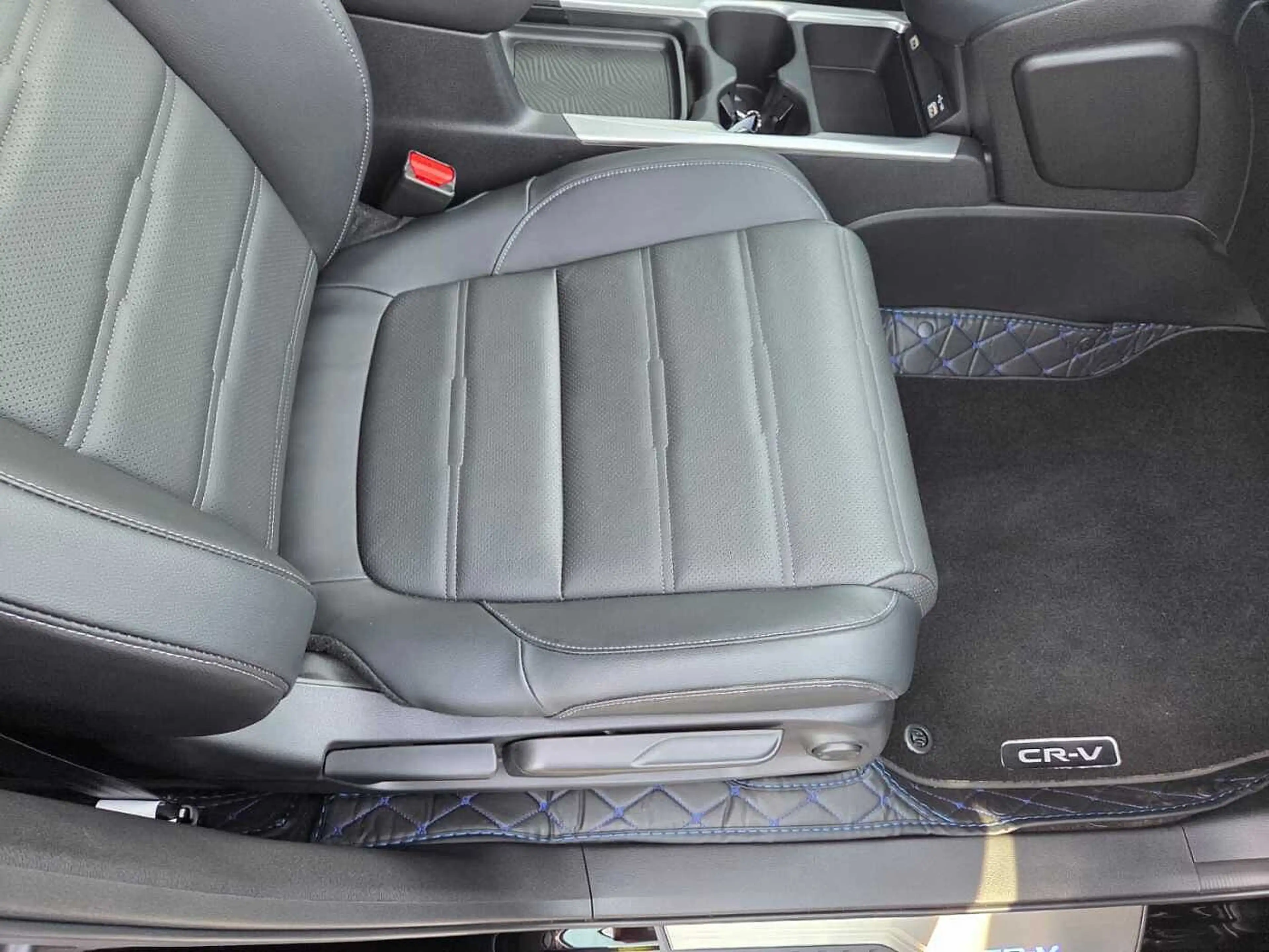 Honda CR-V Hybrid e:HEV 2.0 i-MMD 4WD Lifestyle — photo 18