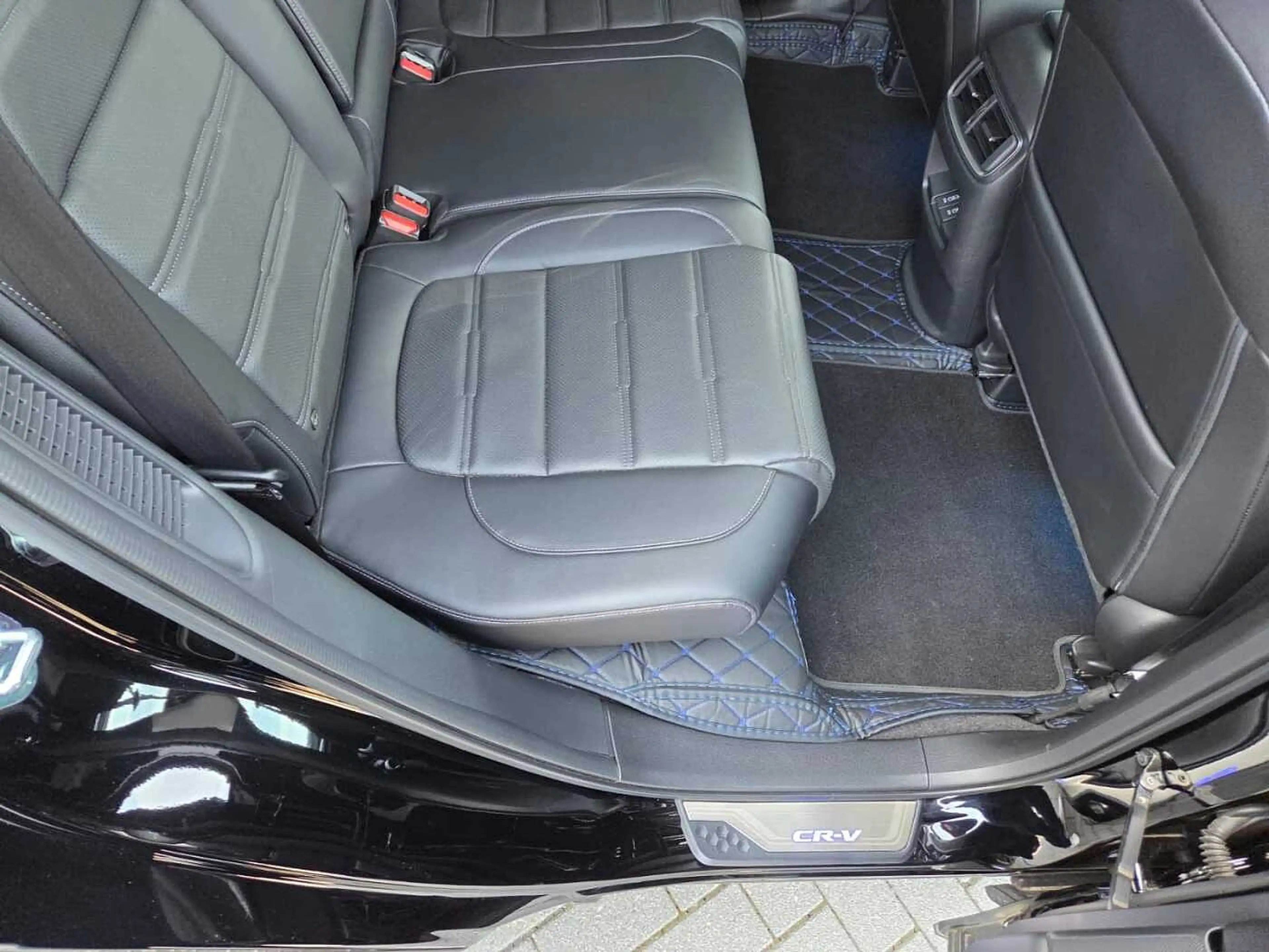 Honda CR-V Hybrid e:HEV 2.0 i-MMD 4WD Lifestyle — photo 16