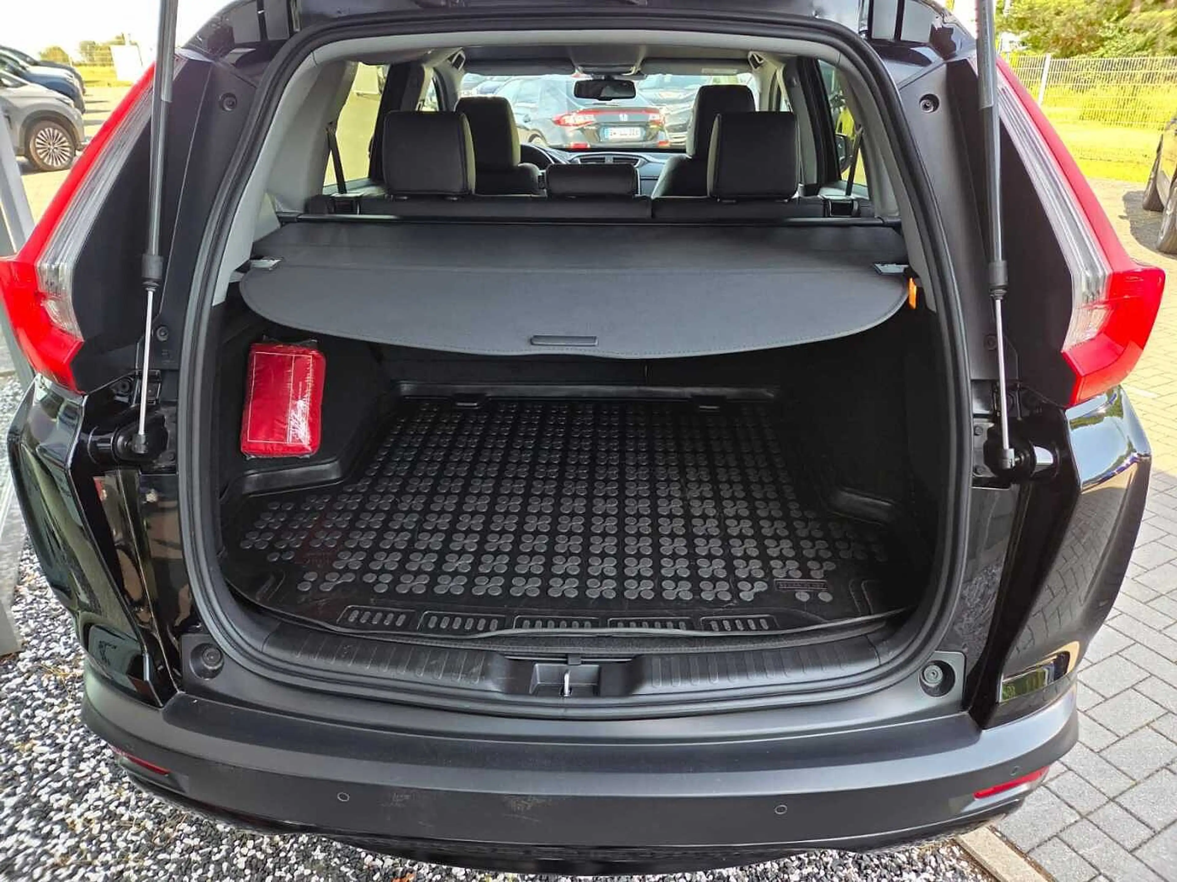 Honda CR-V Hybrid e:HEV 2.0 i-MMD 4WD Lifestyle — photo 9