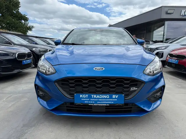 Ford Focus view 2