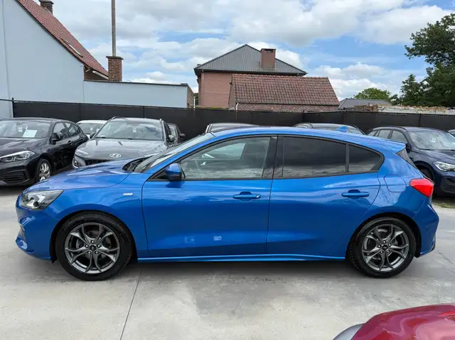 Ford Focus view 8