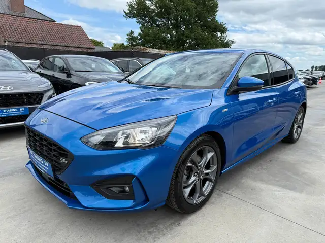Ford Focus view 9