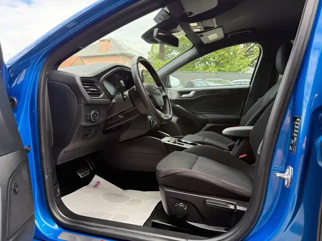 Ford Focus view 13