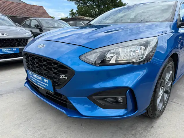 Ford Focus view 10