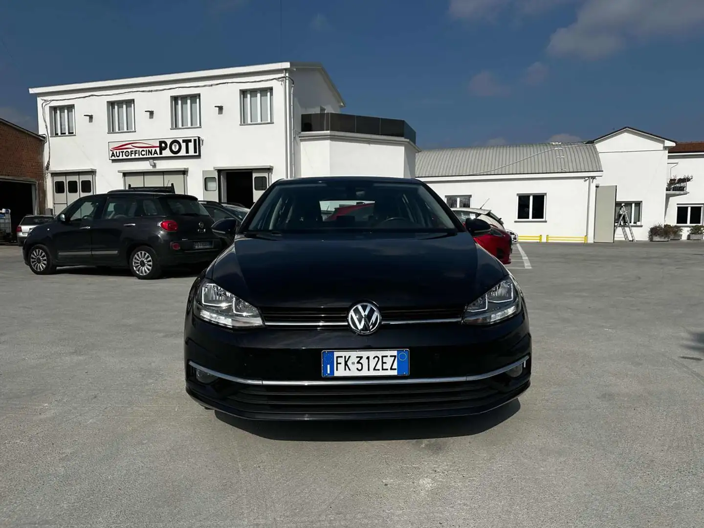 Volkswagen Golf 1.0 TSI 110 CV 5p. Business BlueMotion Technology Schwarz - 2