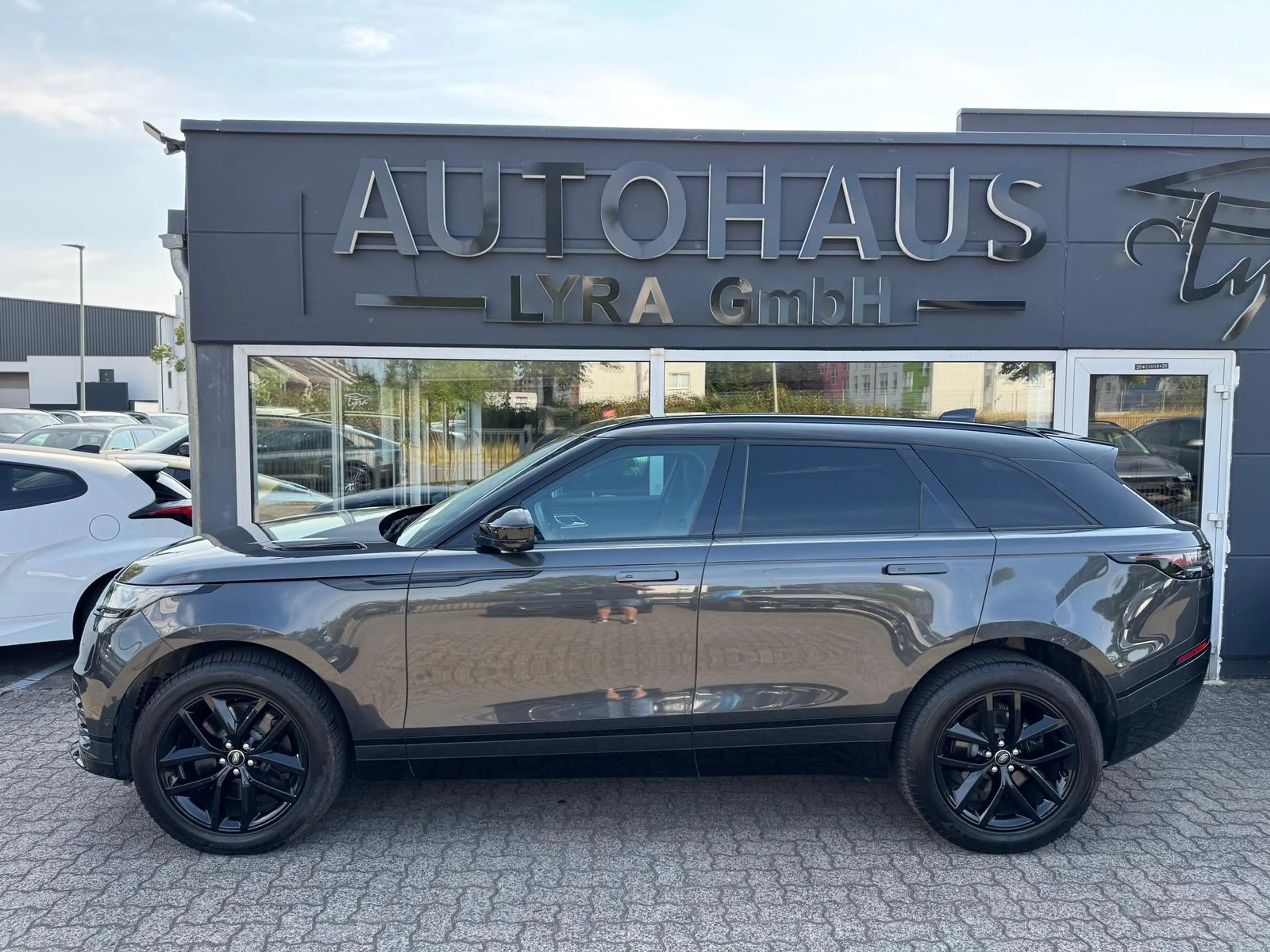 Land Rover Range Rover Velar D300 Autobiography — photo 4