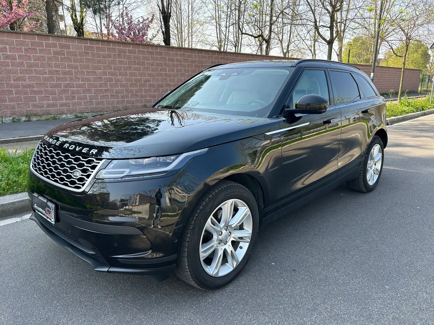 Land Rover Range Rover Velar 2.0 D 204cv Zwart - 1