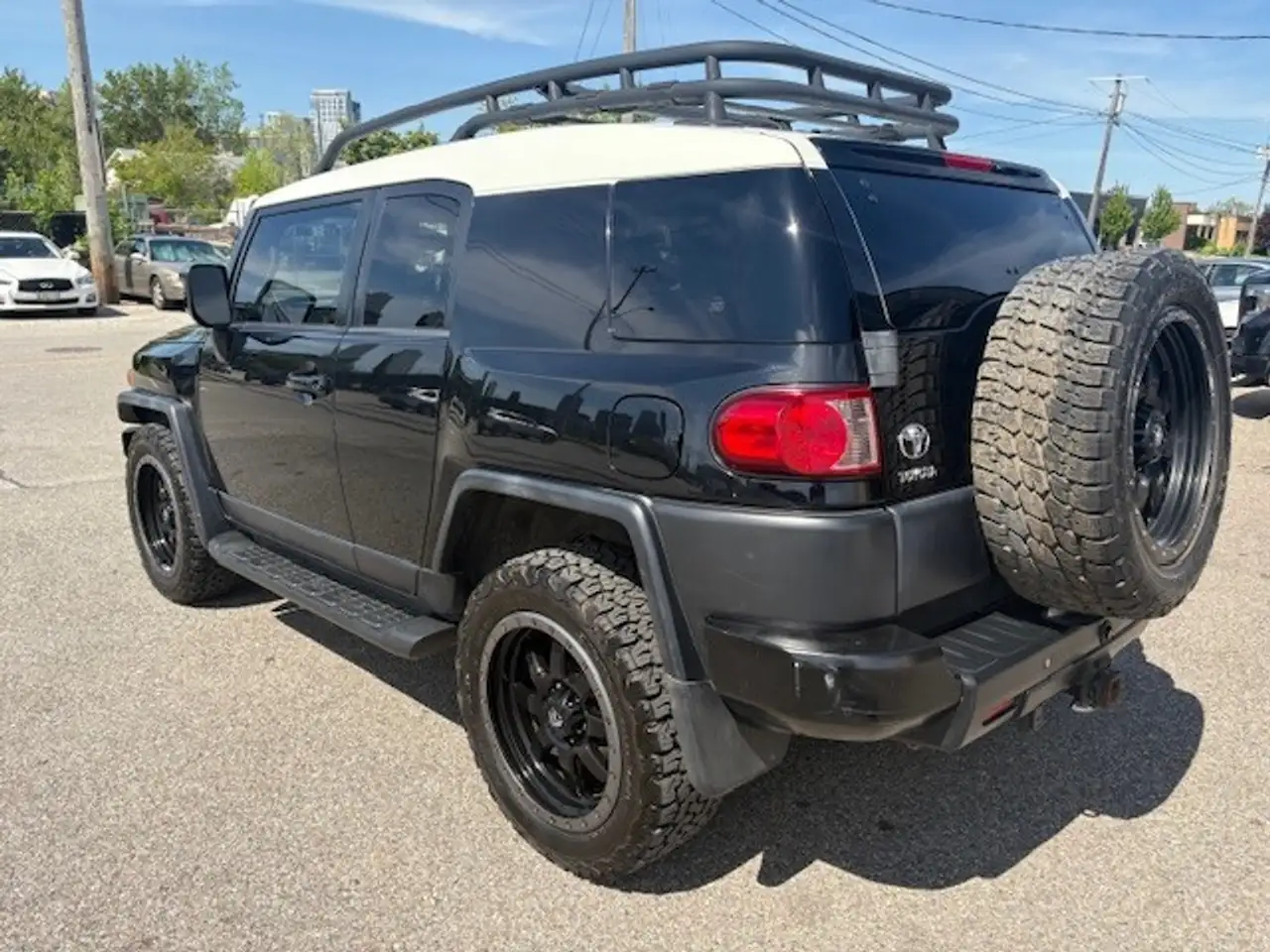 Toyota FJ Cruiser снимка Toyota FJ Cruiser