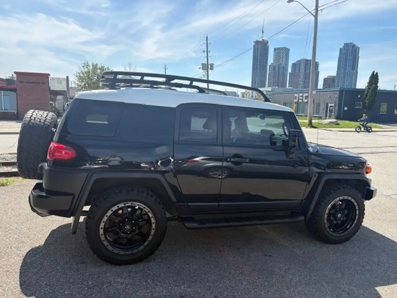 Toyota FJ Cruiser снимка Toyota FJ Cruiser