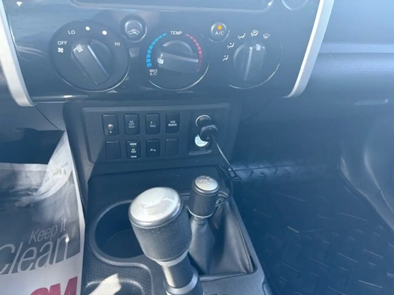 Toyota FJ Cruiser снимка Toyota FJ Cruiser
