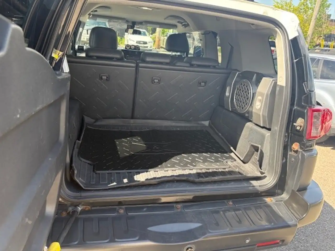 Toyota FJ Cruiser снимка Toyota FJ Cruiser