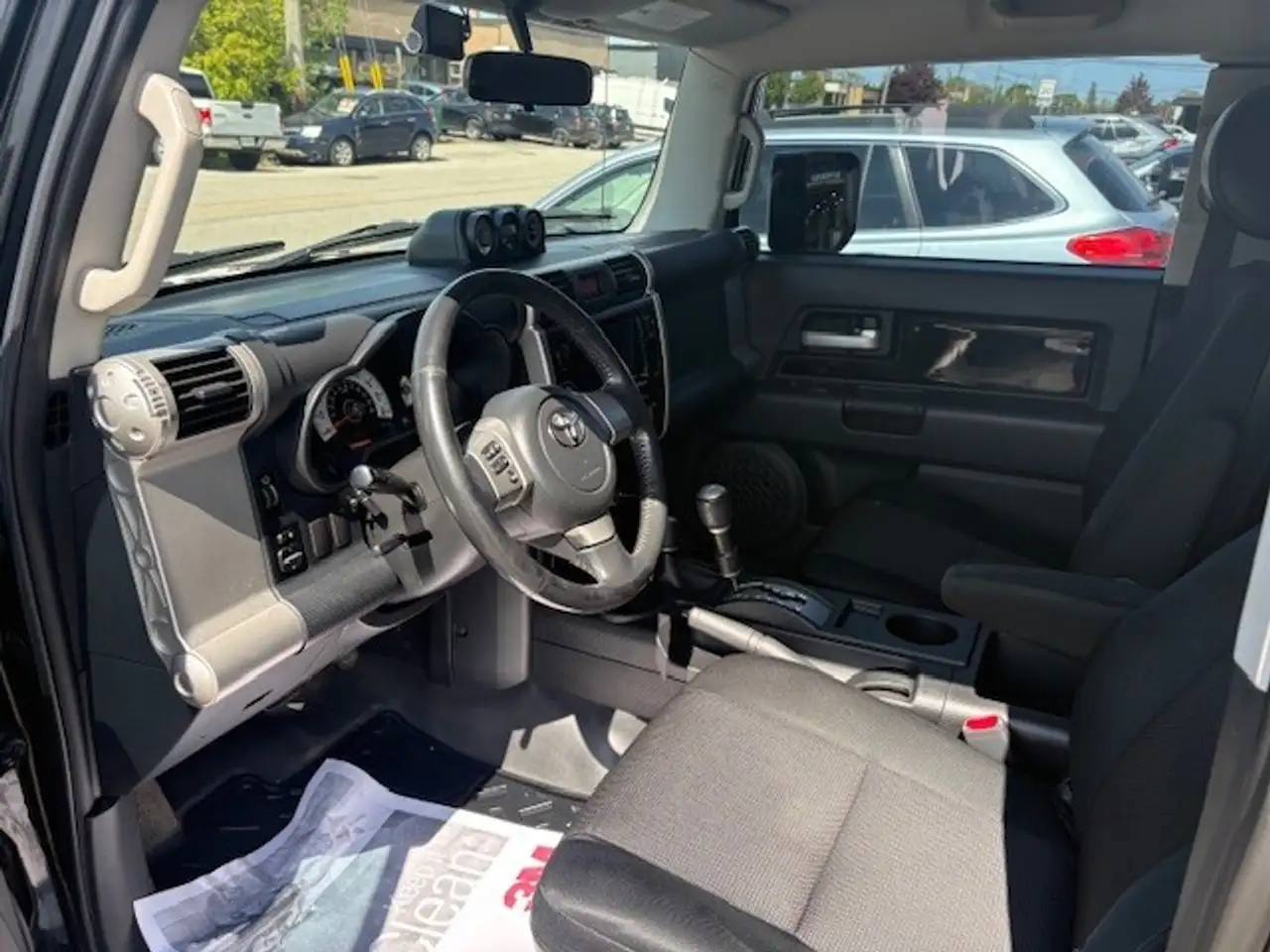 Toyota FJ Cruiser снимка Toyota FJ Cruiser