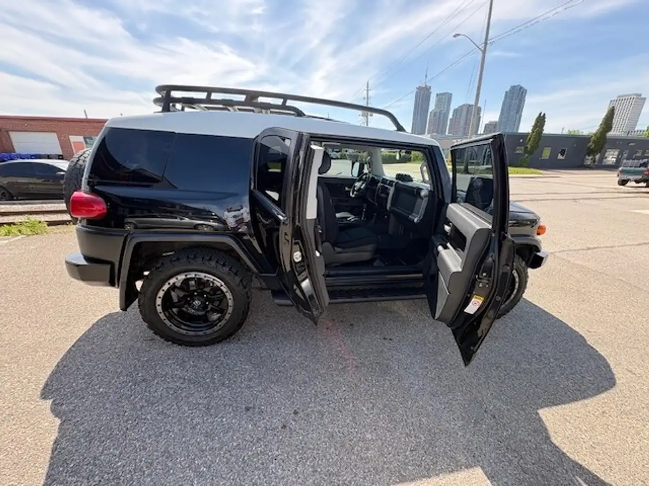 Toyota FJ Cruiser снимка Toyota FJ Cruiser