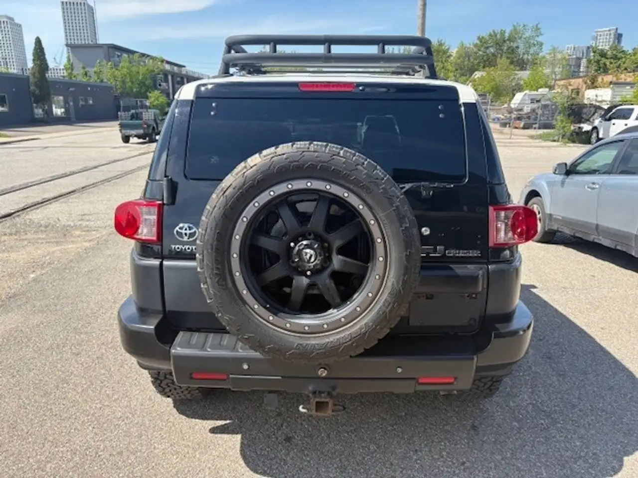 Toyota FJ Cruiser снимка Toyota FJ Cruiser
