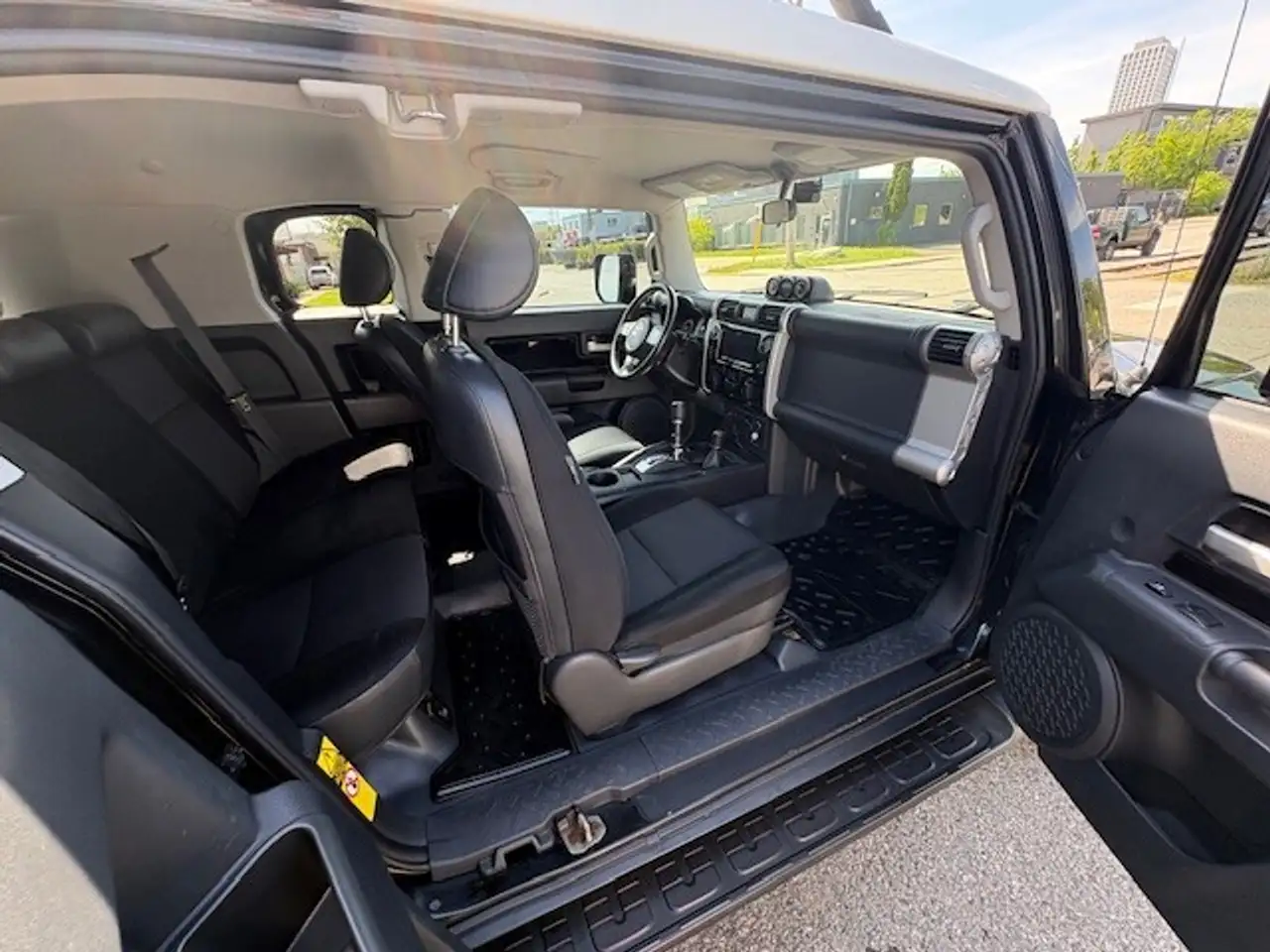 Toyota FJ Cruiser снимка Toyota FJ Cruiser