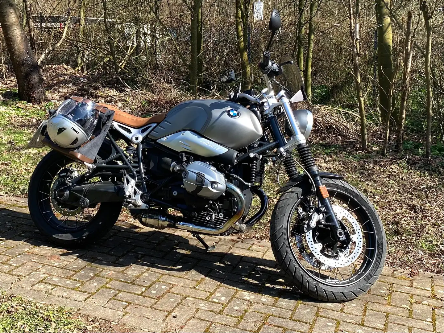 BMW R nineT Scrambler Silber - 2