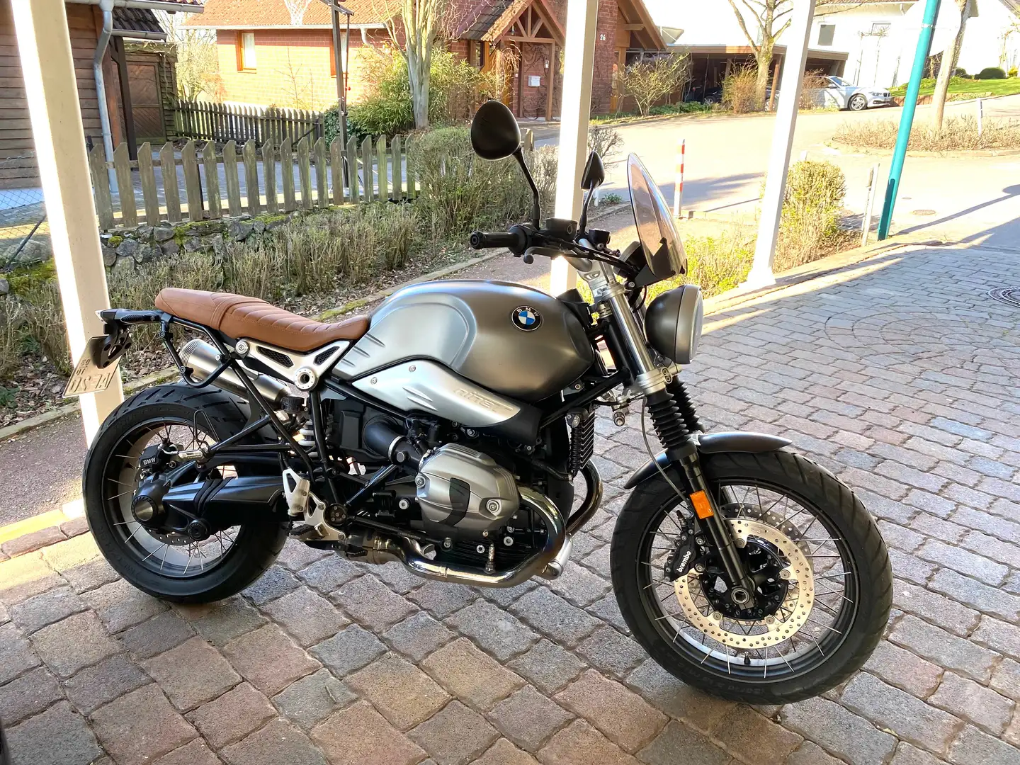BMW R nineT Scrambler Silber - 1