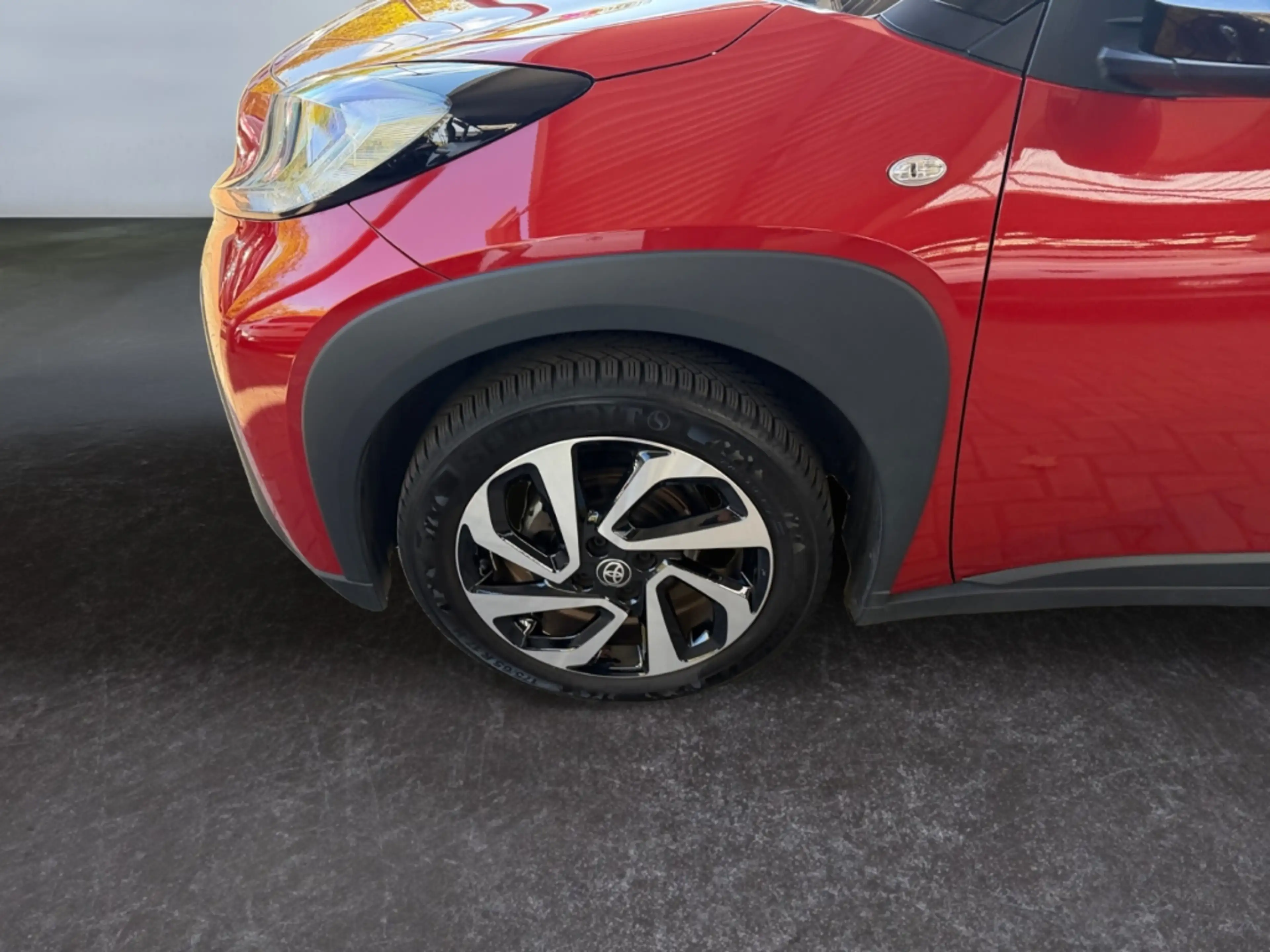 Toyota Aygo X Teamplayer *ACC*CarPlay*CAM*SHZ*Bi-Tone* — photo 4