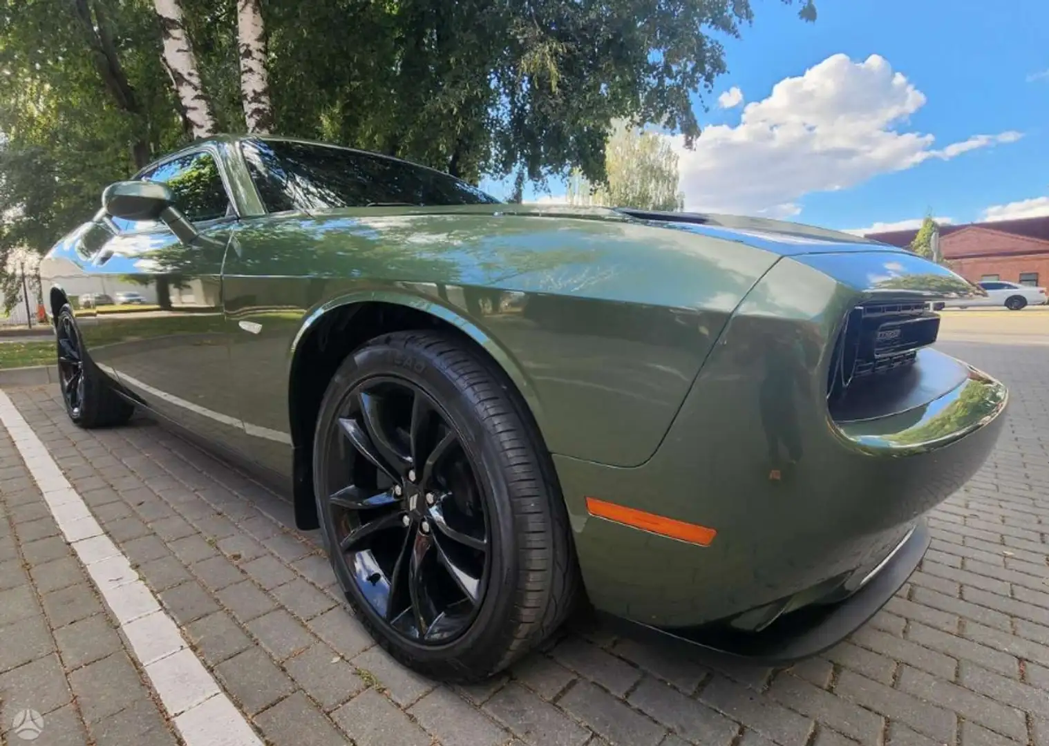 Dodge Challenger Coupé Aut. Verde - 1