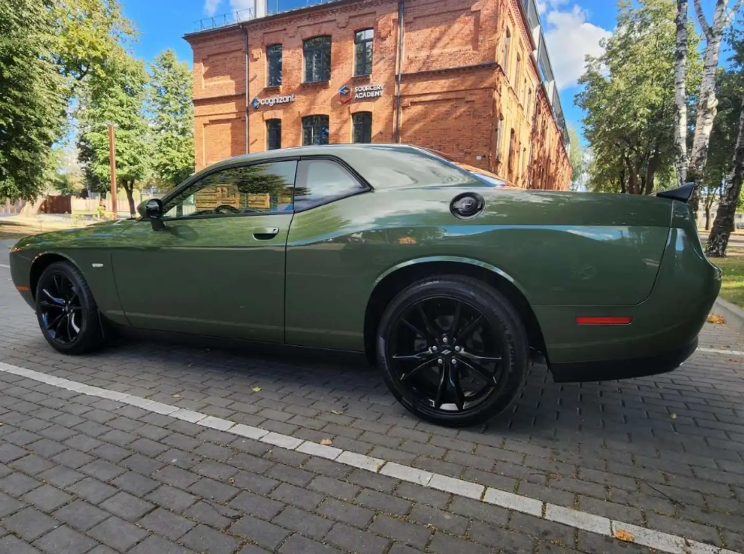 Dodge Challenger Coupé Aut. Verde - 2