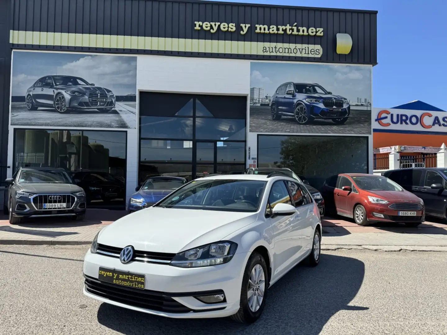 Volkswagen Golf Variant 1.6TDI Business and Navi Ed. Weiß - 1