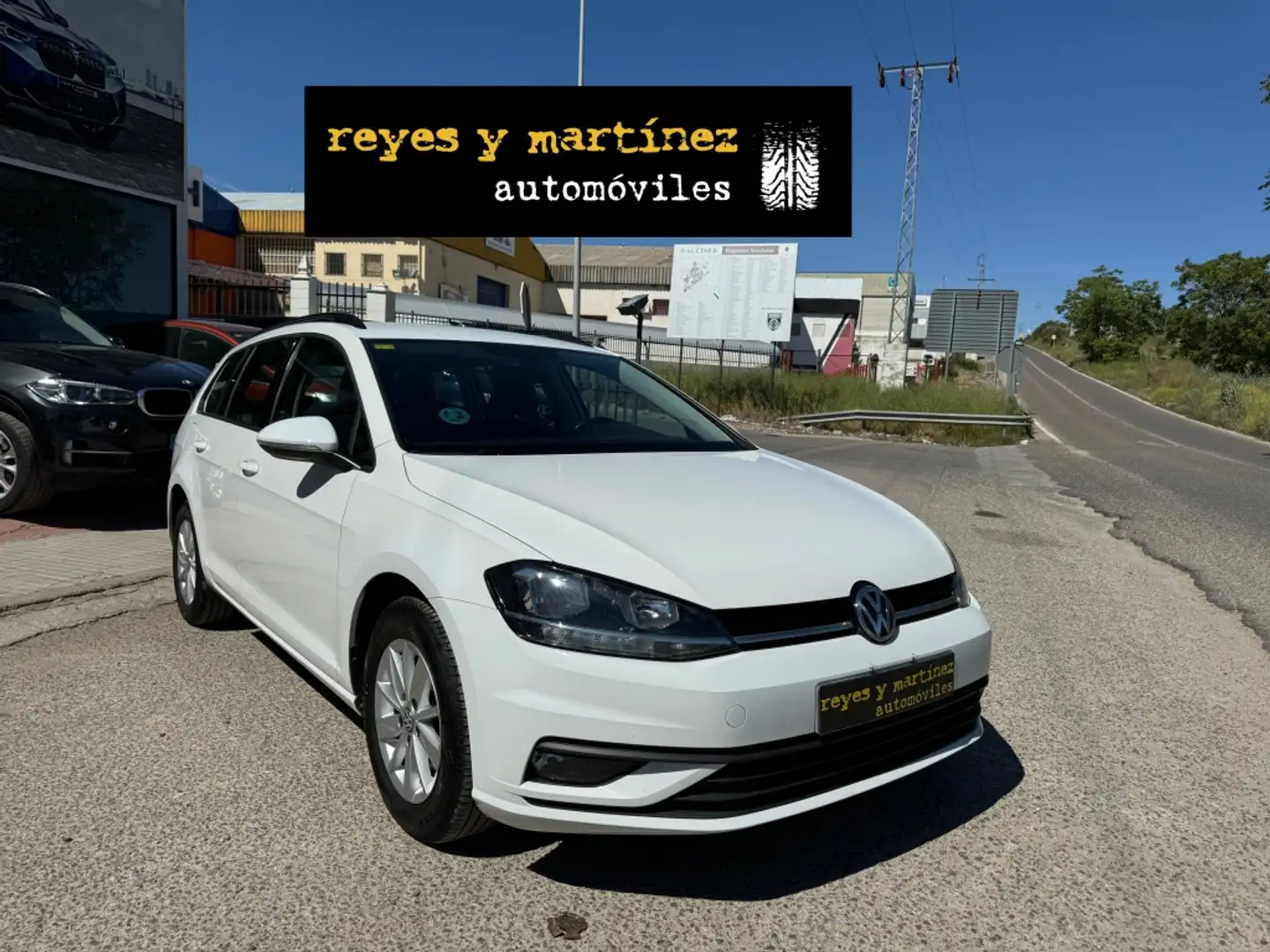 Volkswagen Golf Variant 1.6TDI Business and Navi Ed. Weiß - 2