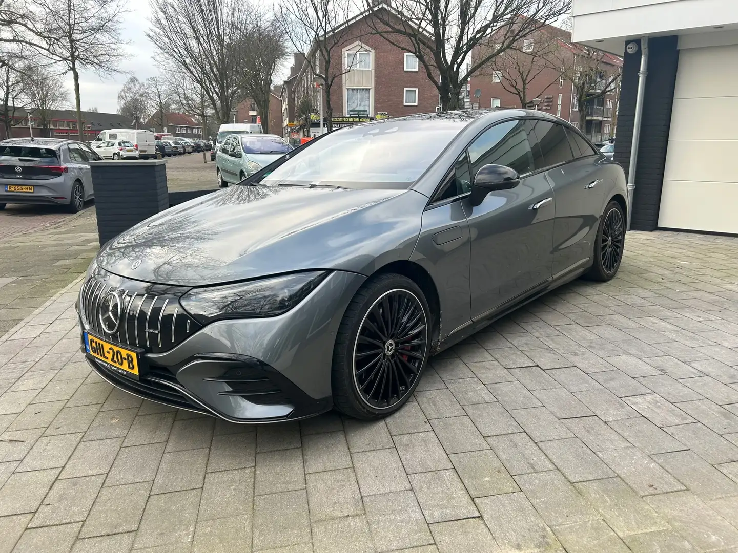 Mercedes-Benz EQE 350 350+ AMG Line 91 kWh Grijs - 2