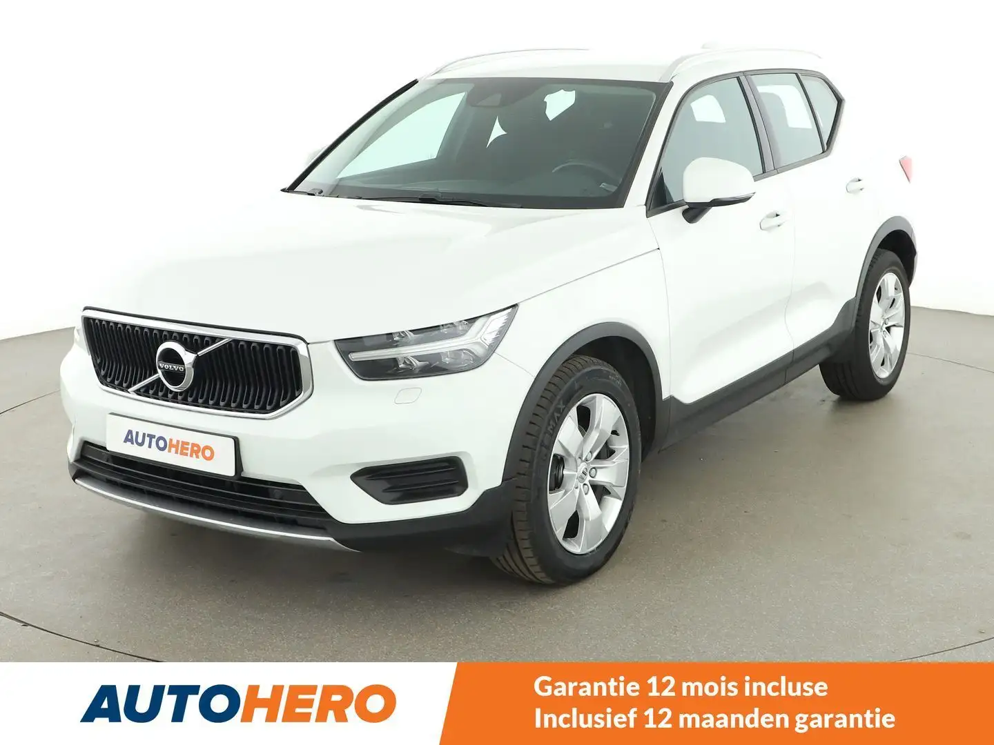 Volvo XC40 2.0 D3 Momentum 2WD Blanc - 1