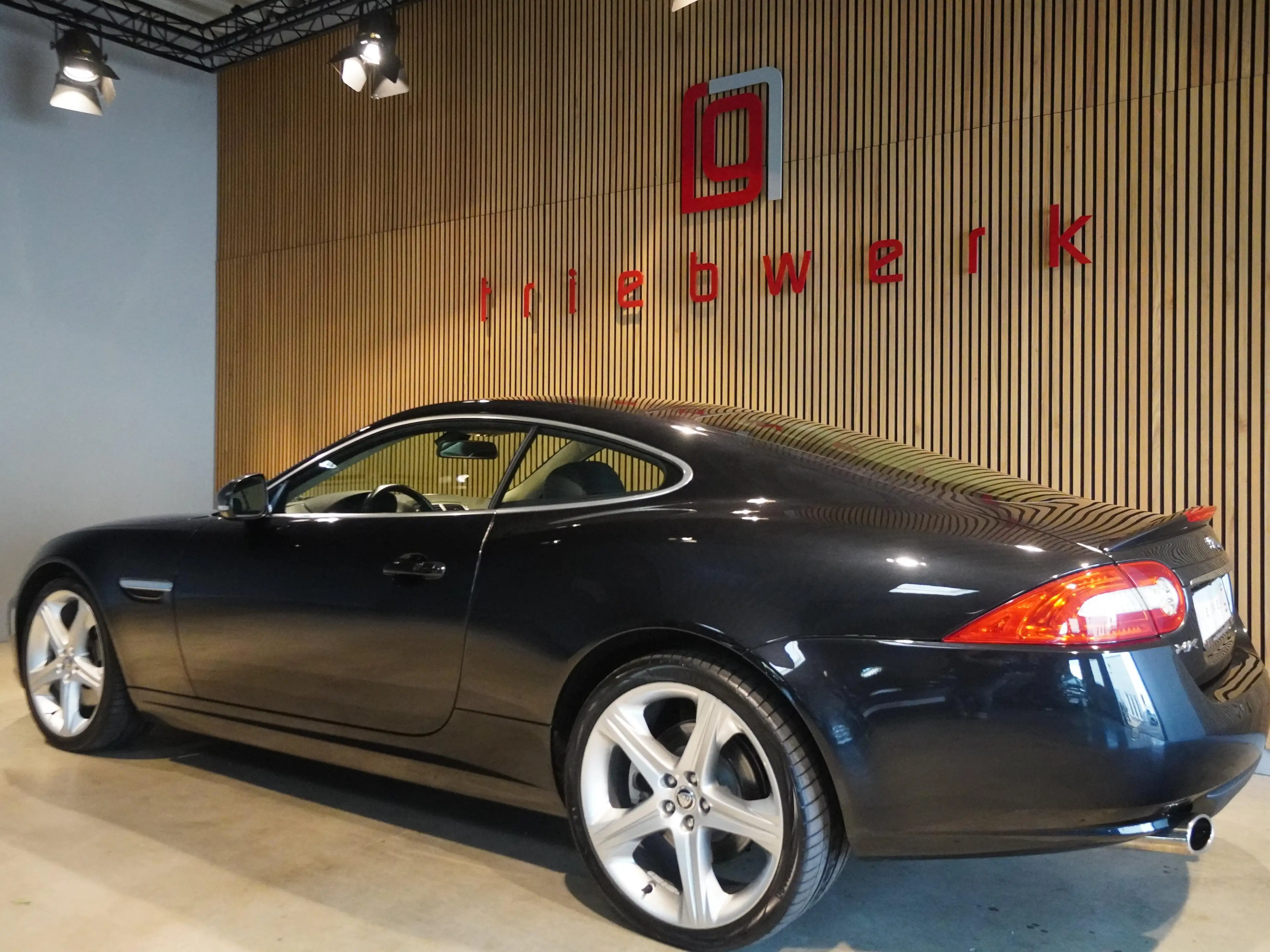 Jaguar XK 5.0 V8 Portfolio Coupe*Facelift*BRD Fzg*20"Alu* — photo 3