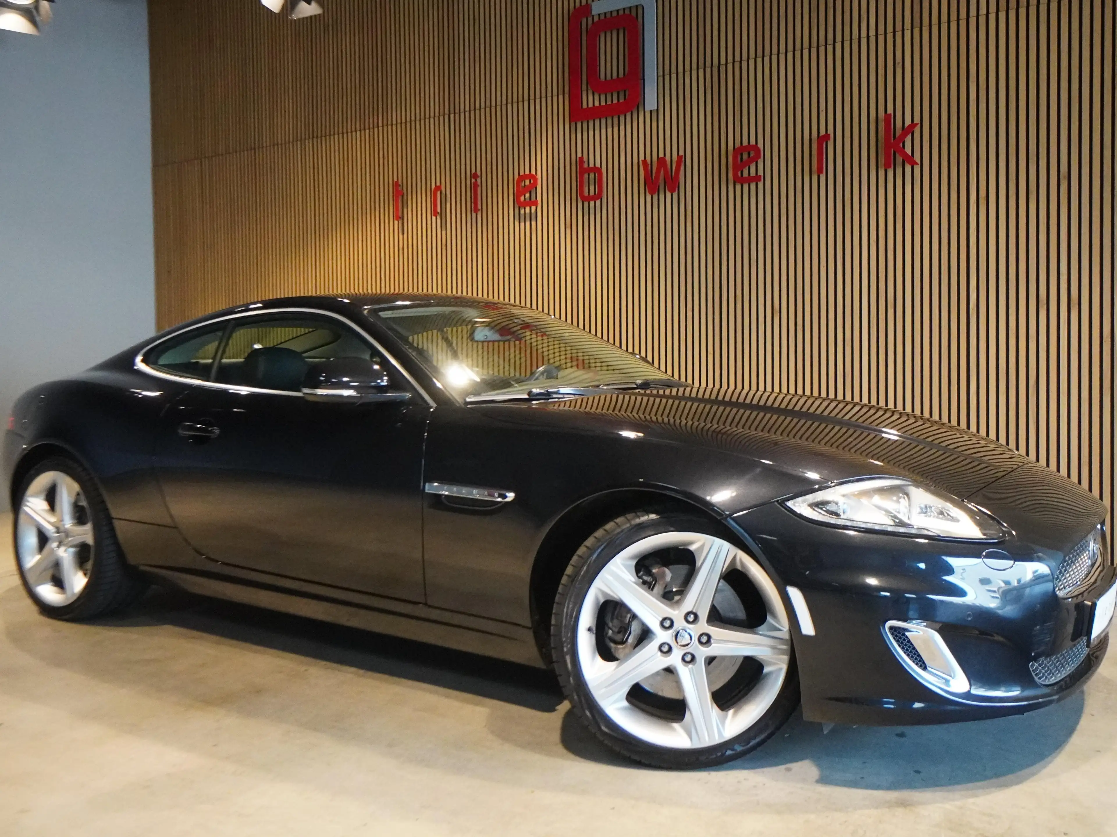 Jaguar XK 5.0 V8 Portfolio Coupe*Facelift*BRD Fzg*20"Alu* — photo 2