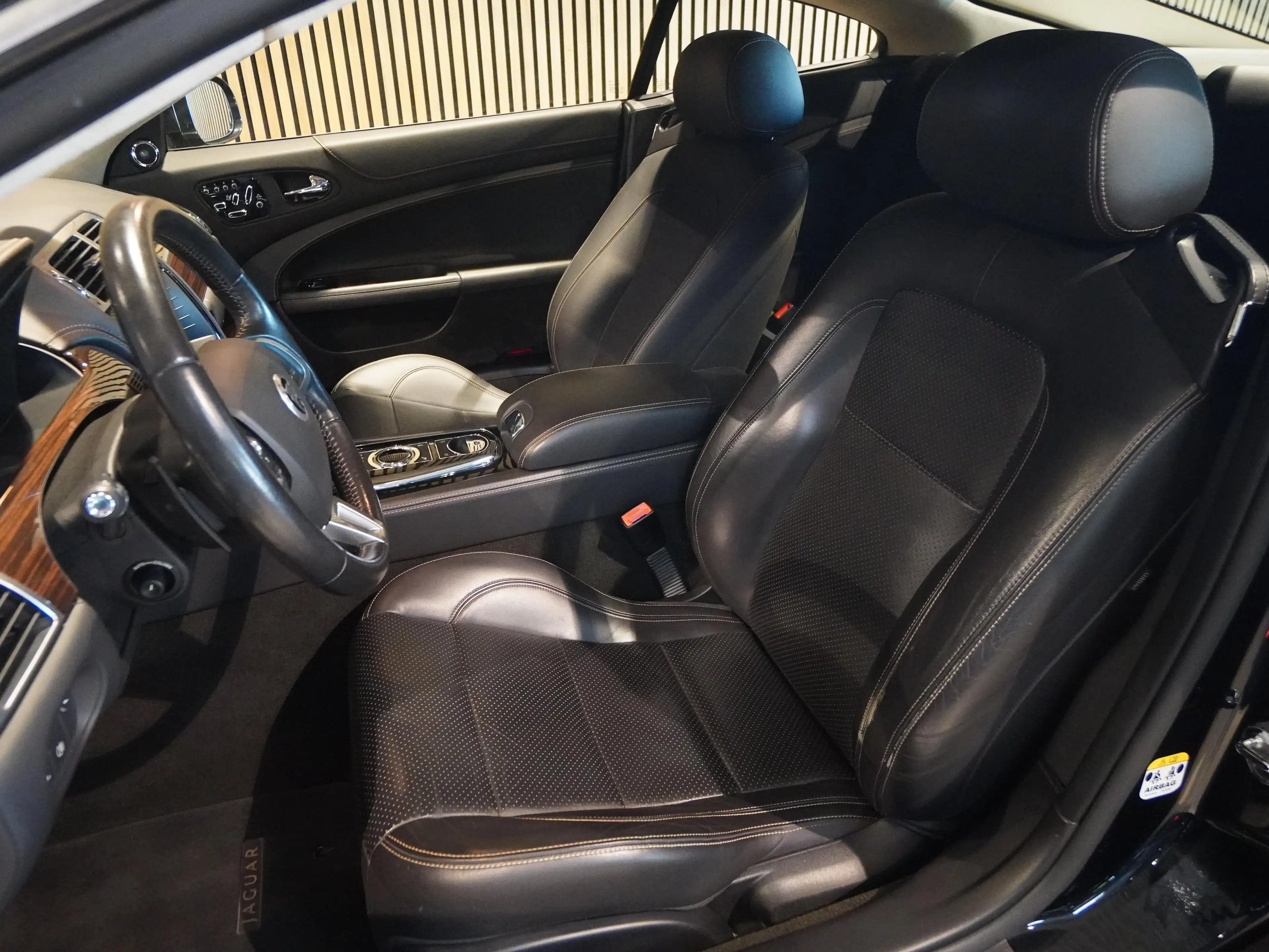 Jaguar XK 5.0 V8 Portfolio Coupe*Facelift*BRD Fzg*20"Alu* — photo 9
