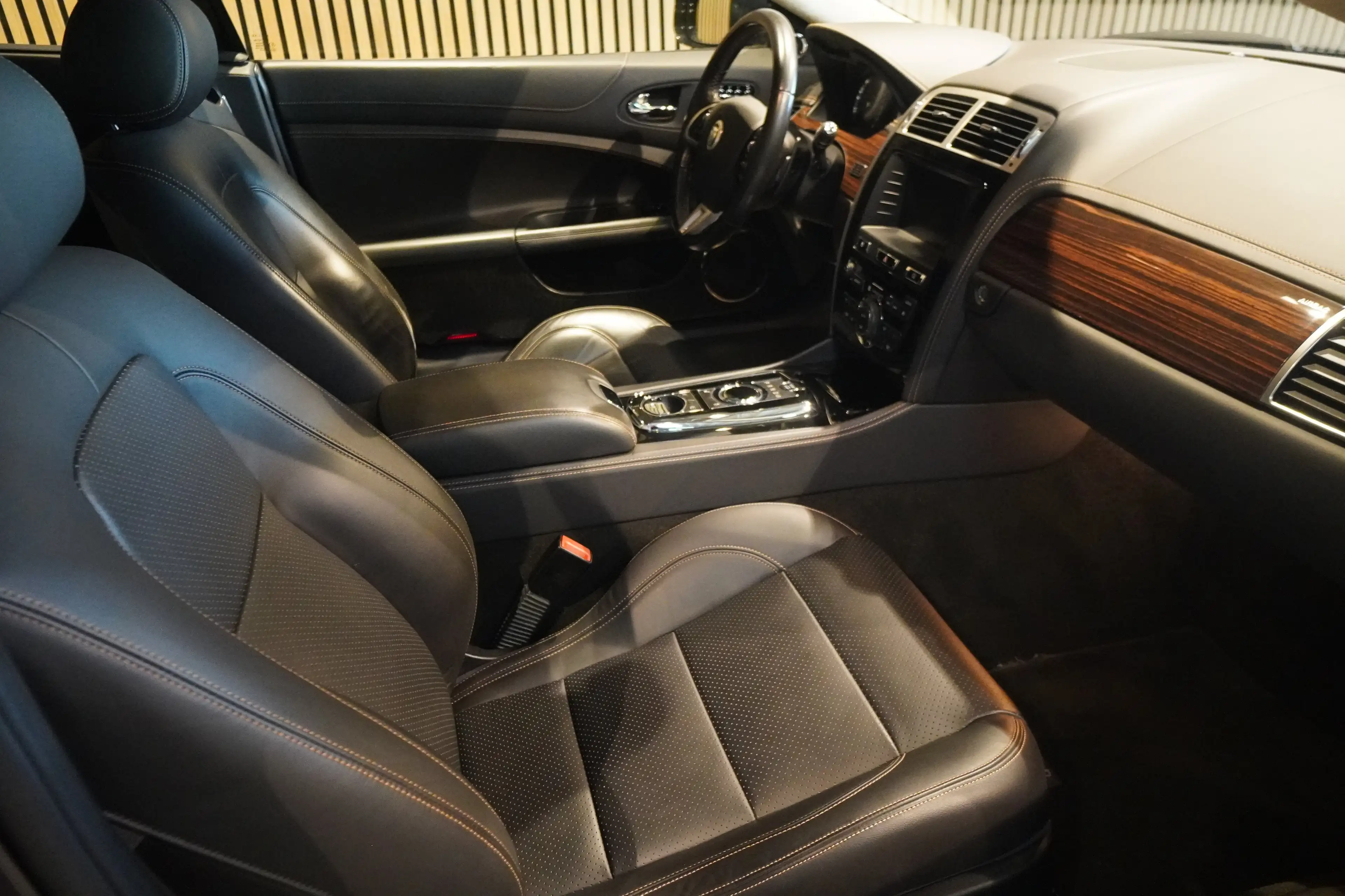 Jaguar XK 5.0 V8 Portfolio Coupe*Facelift*BRD Fzg*20"Alu* — photo 10