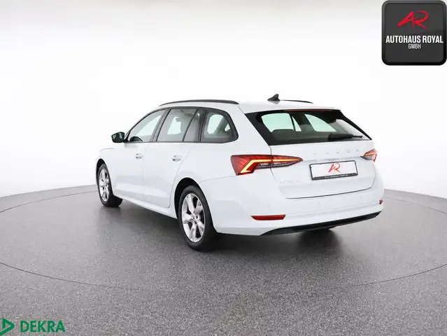 Skoda Octavia view 3
