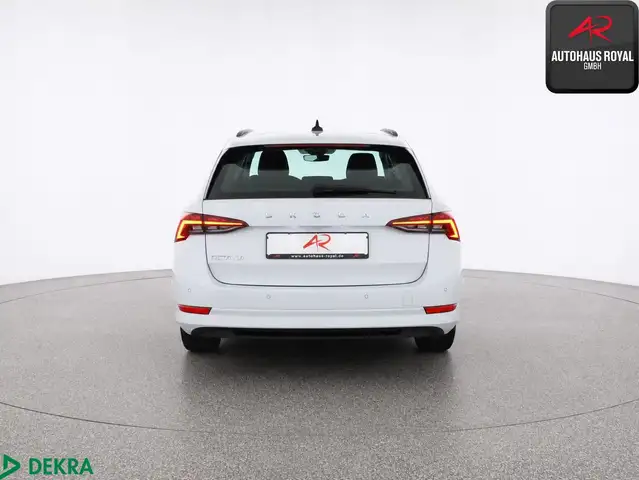 Skoda Octavia view 4