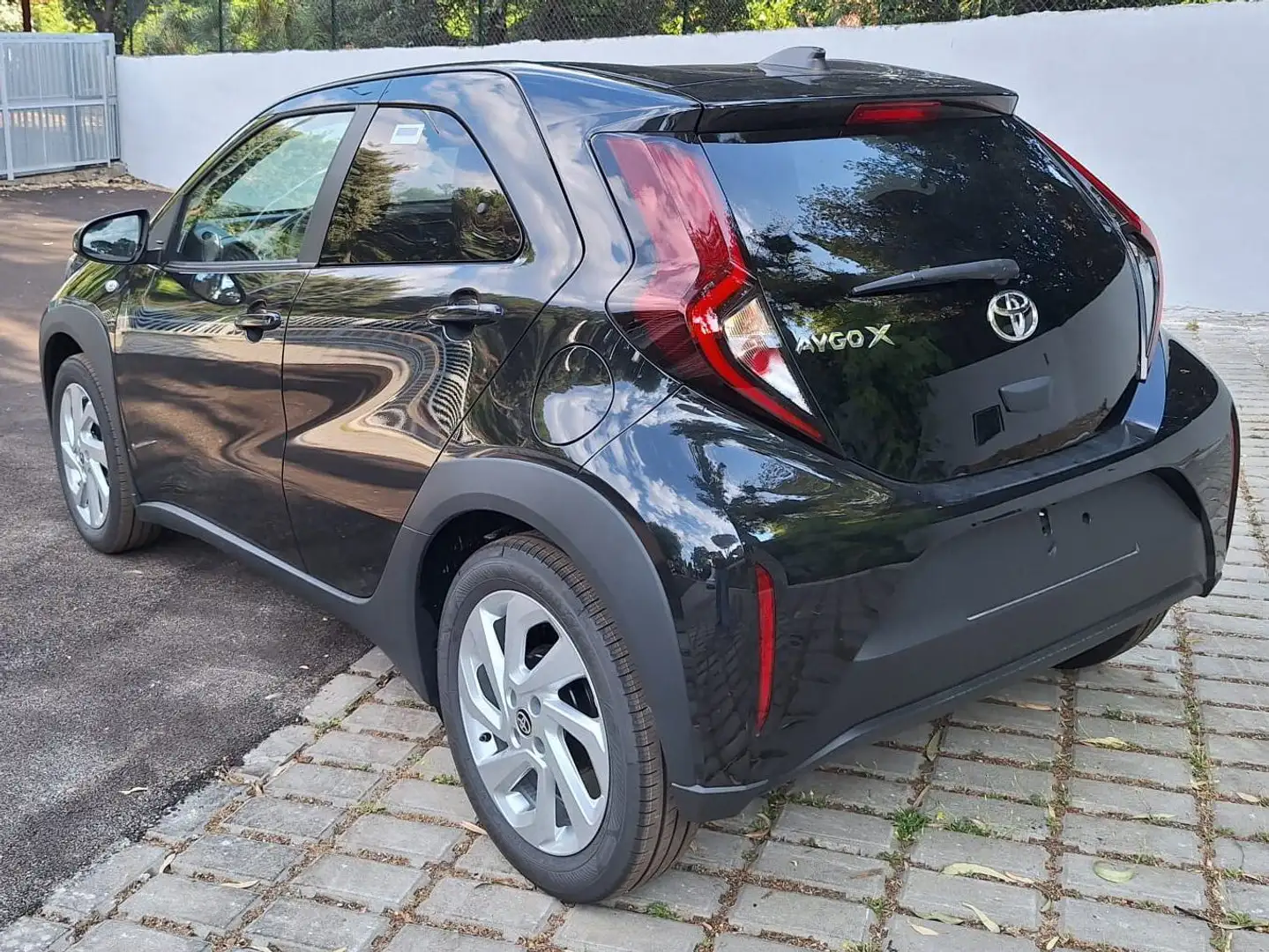 Toyota Aygo Aygo X X 1.0 Active 72cv s-cvt Zwart - 2