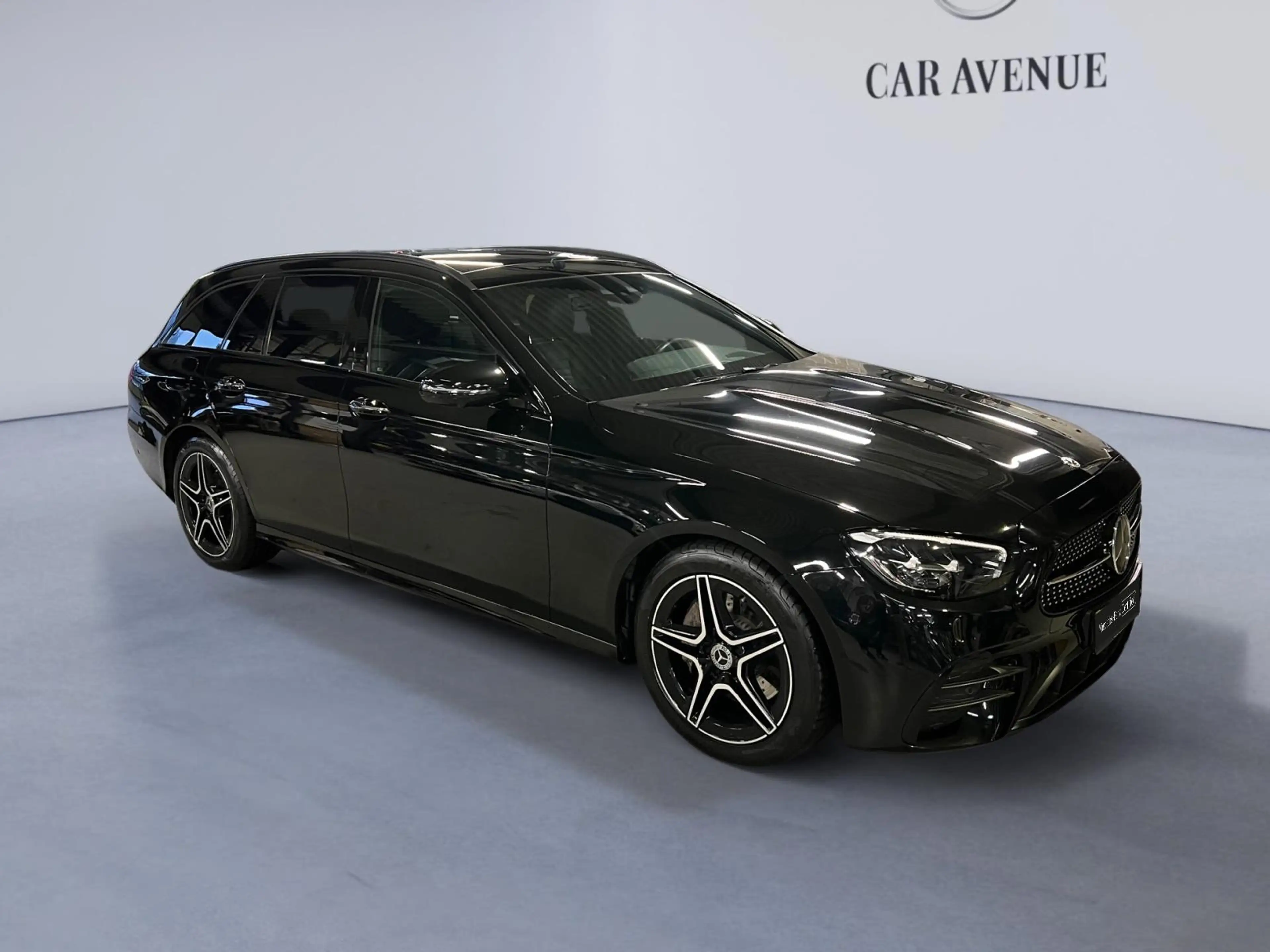 Mercedes-Benz E 220 Classe d Break AMG Line — photo 8
