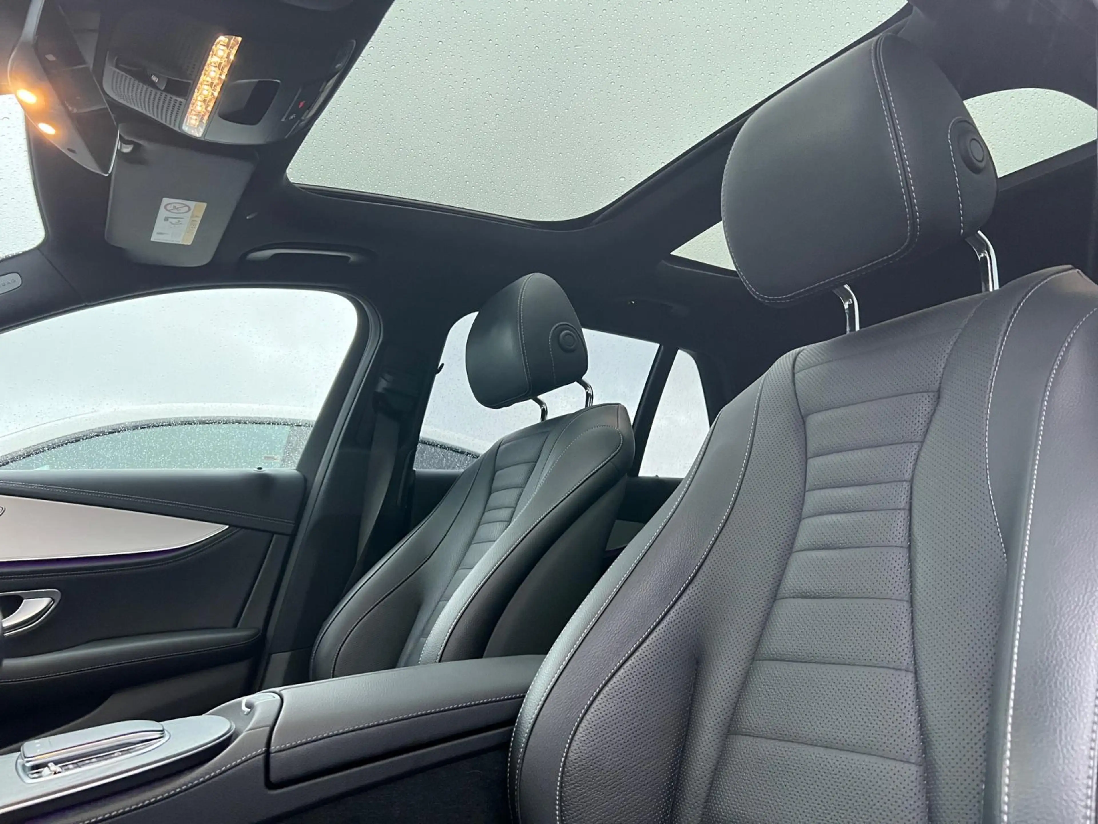 Mercedes-Benz E 220 Classe d Break AMG Line — photo 12