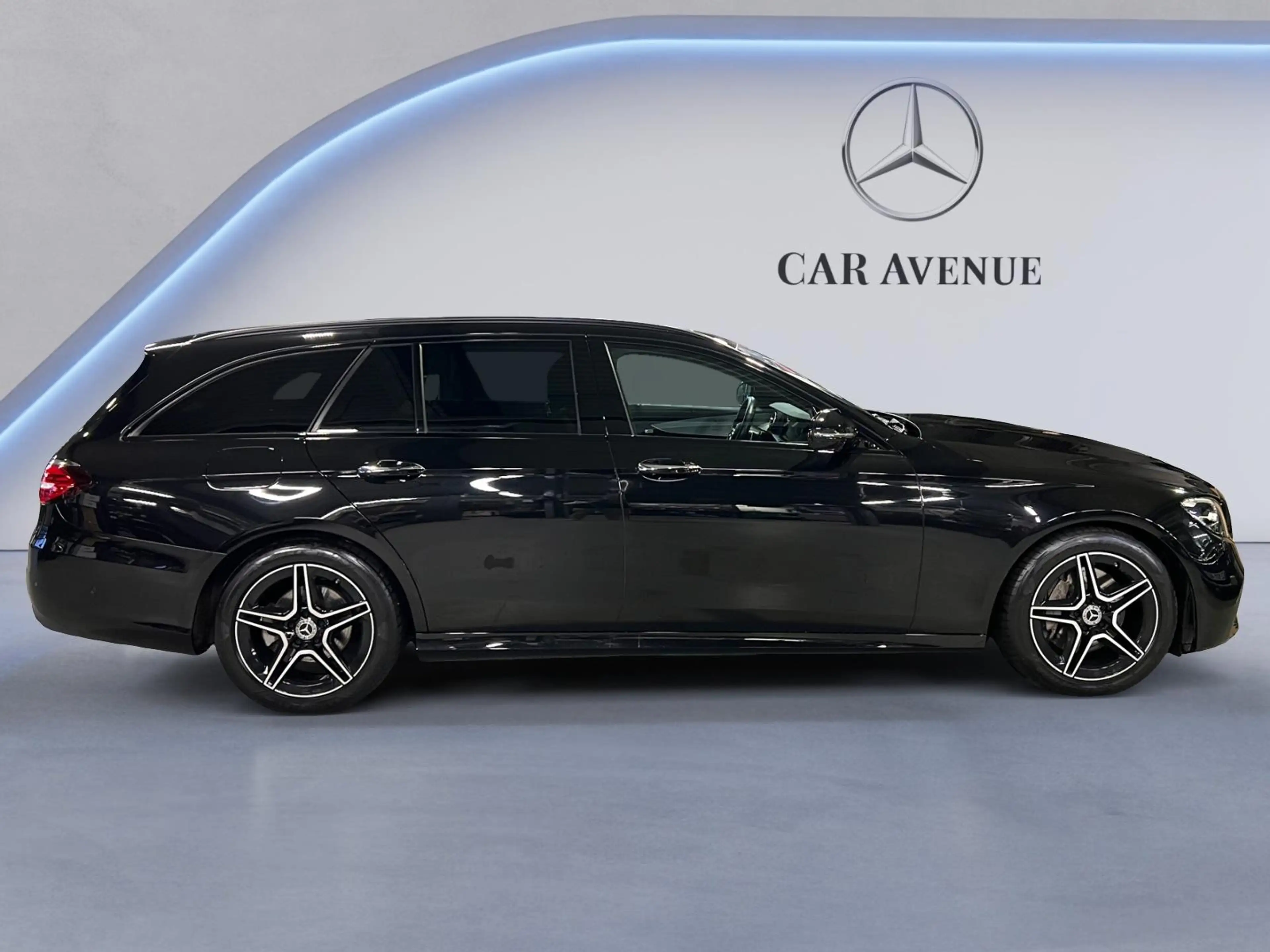 Mercedes-Benz E 220 Classe d Break AMG Line — photo 7