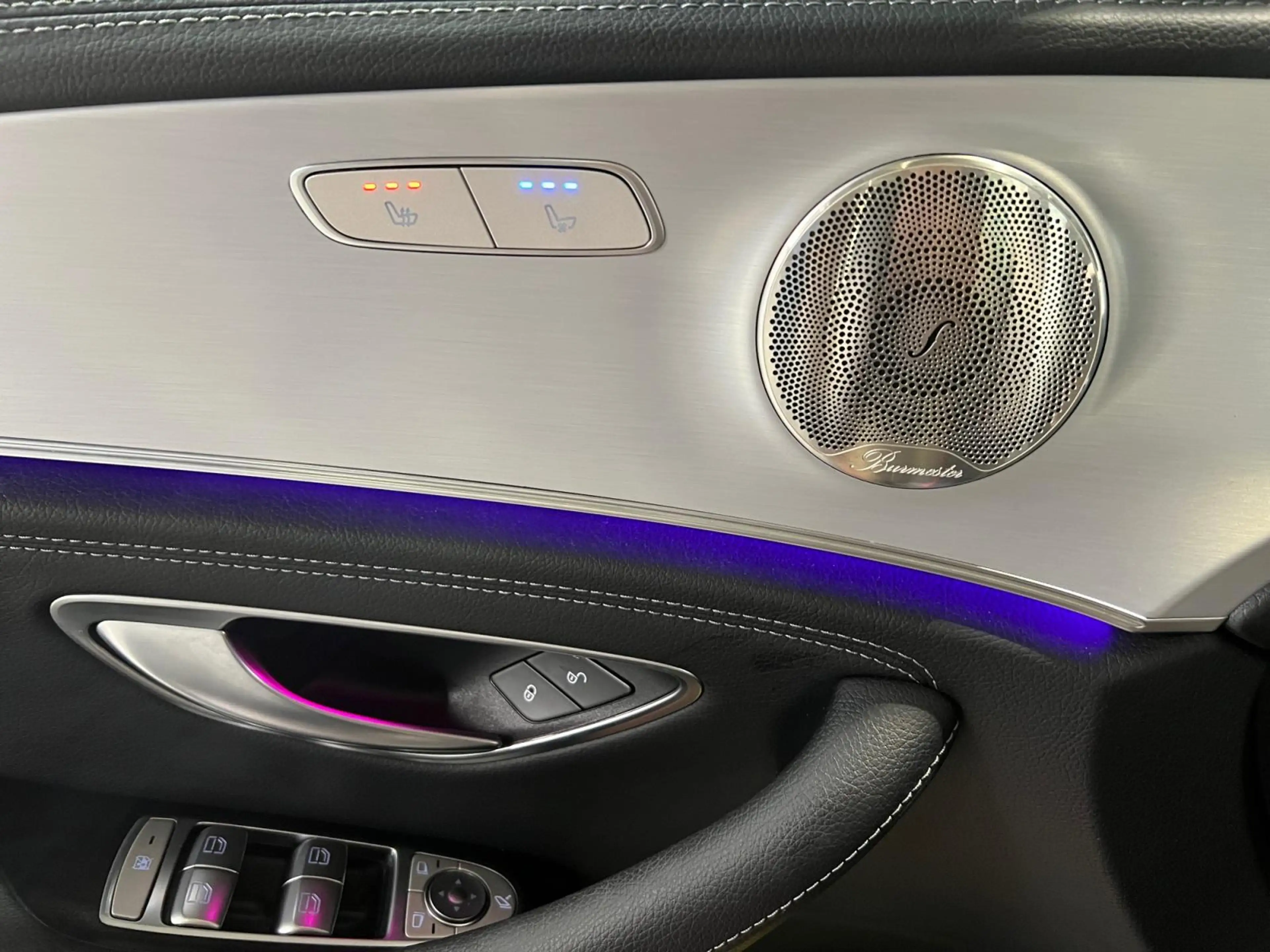 Mercedes-Benz E 220 Classe d Break AMG Line — photo 10