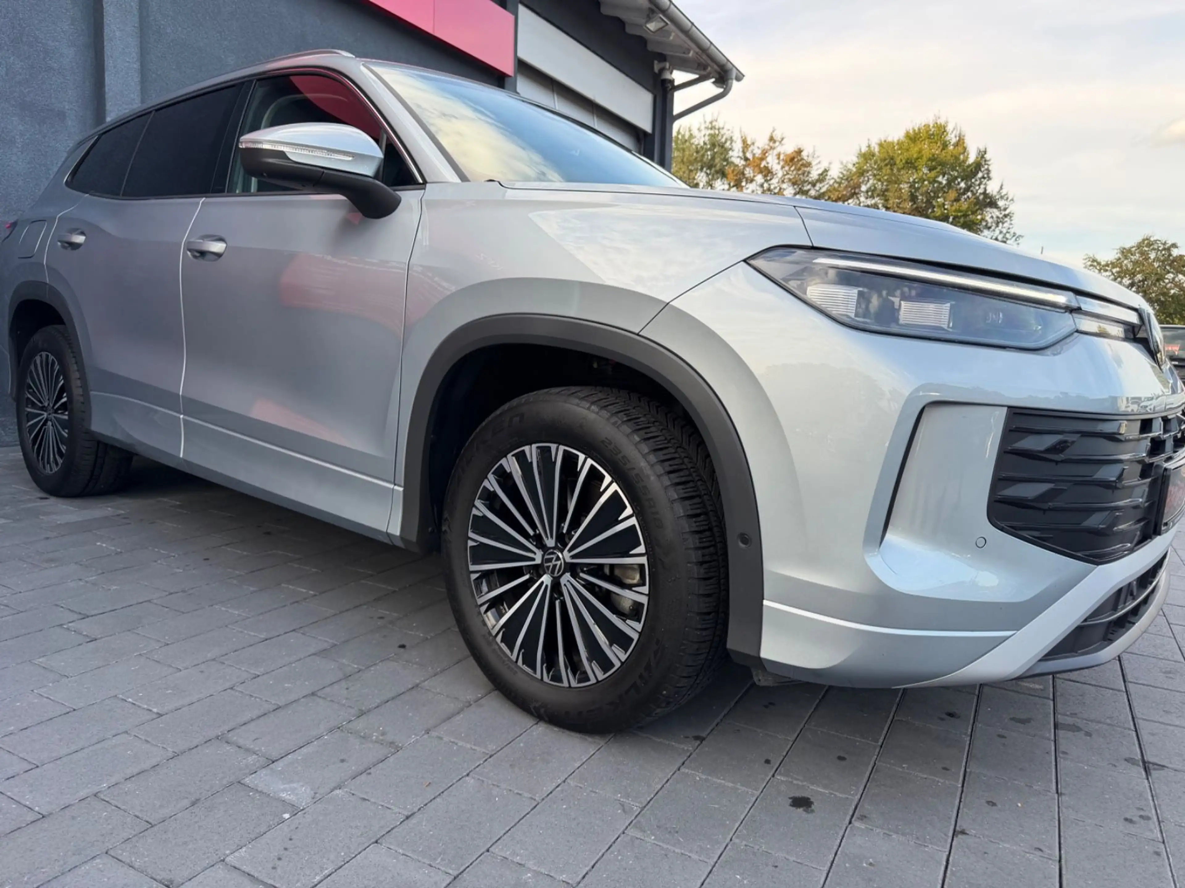 Volkswagen Tayron 2.0 TDI Life*7-Sitzer*AHK*360K*App*Acc*As — photo 3