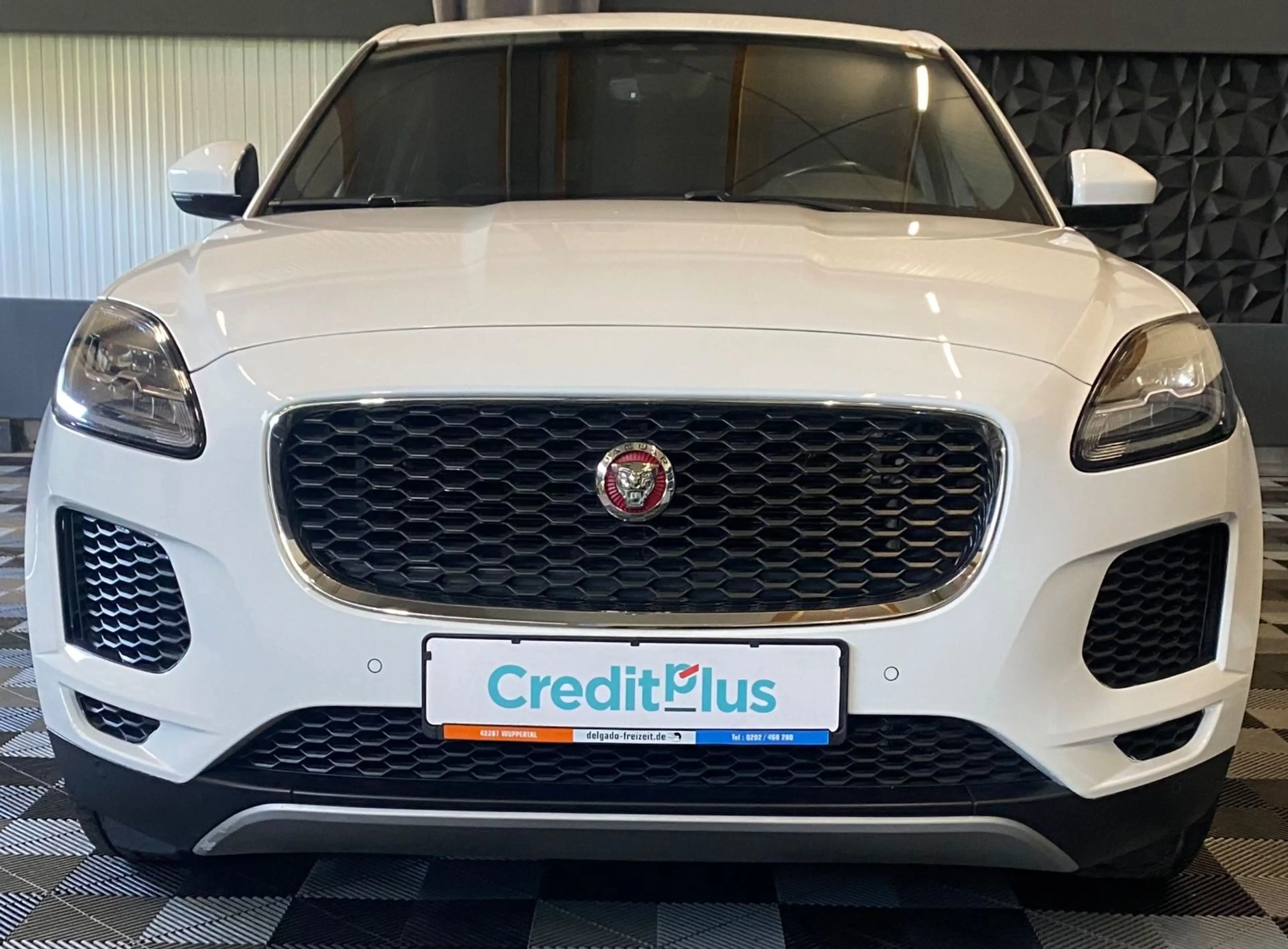 Jaguar E-Pace AHK, Kamera, Navi, LED, TÜV neu — photo 3