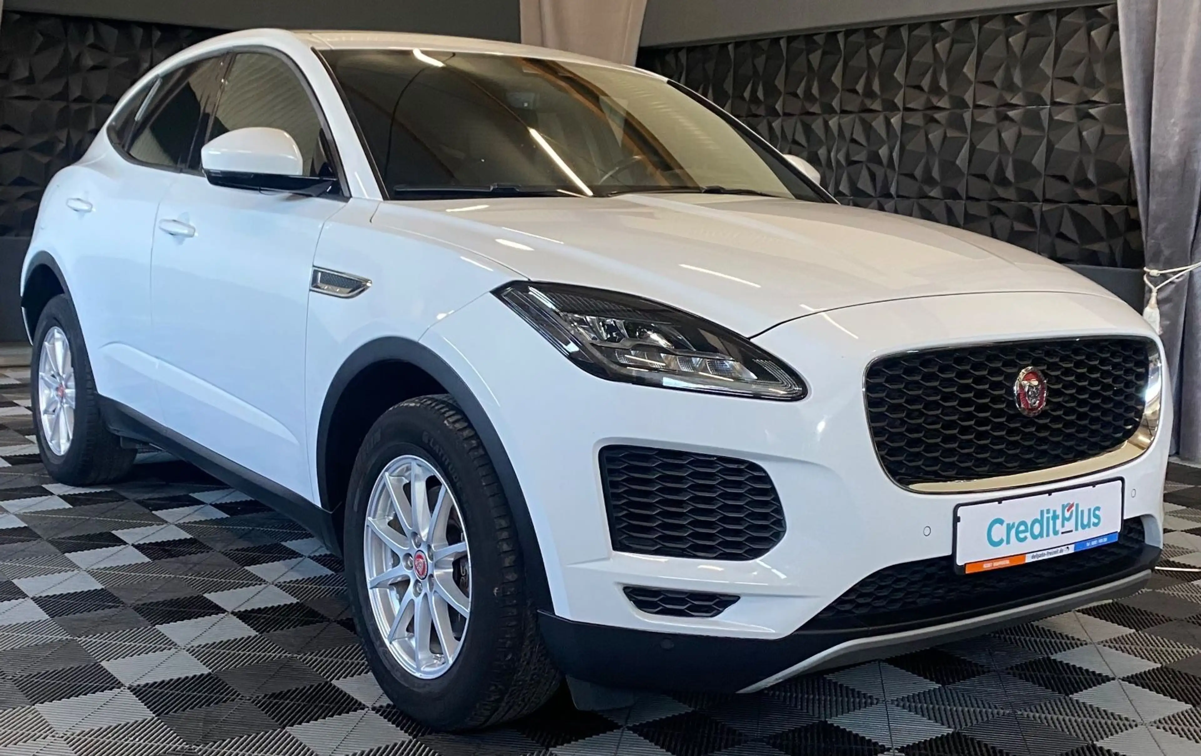 Jaguar E-Pace AHK, Kamera, Navi, LED, TÜV neu