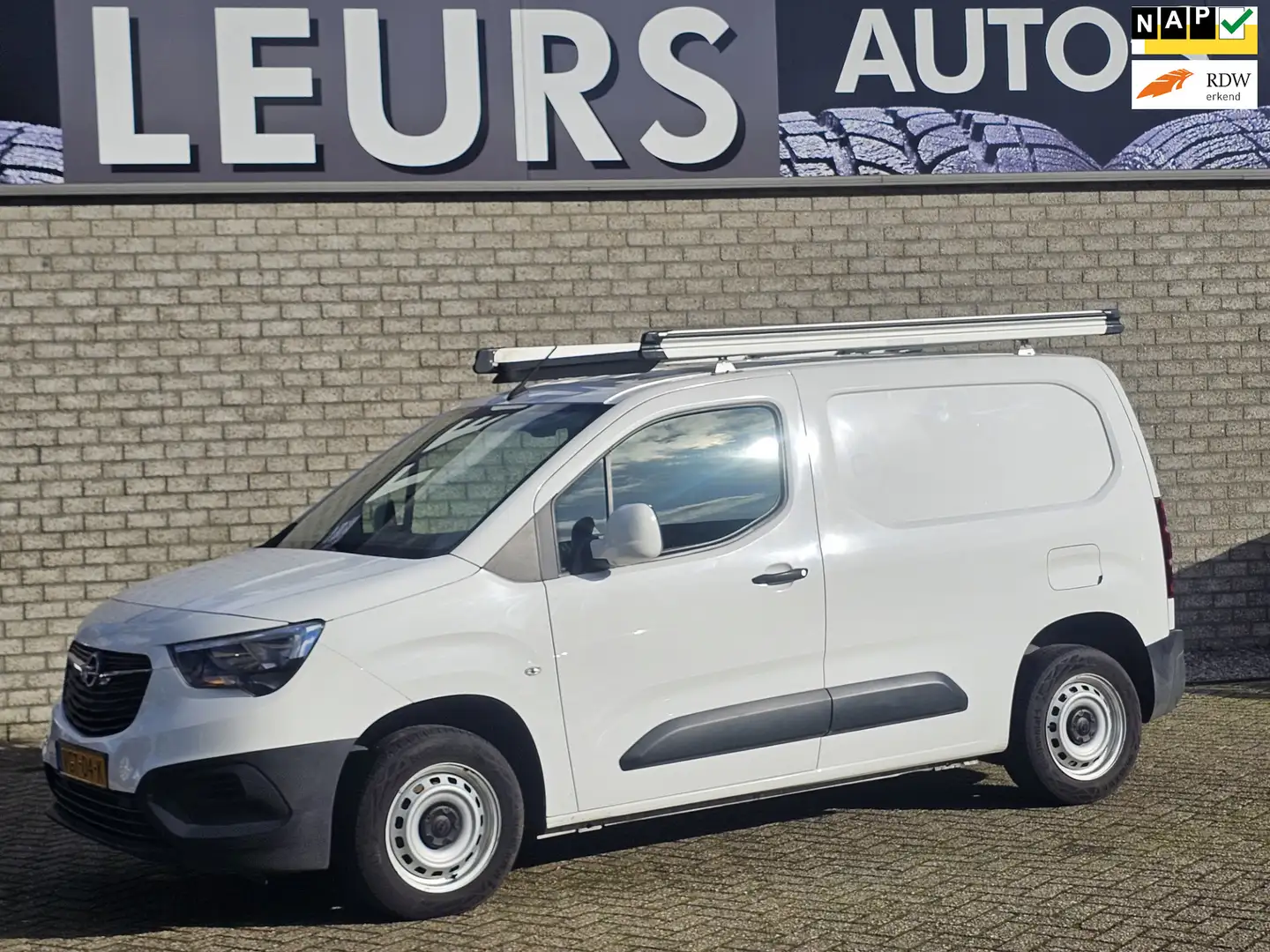 Opel Combo 1.5D L1H1 Edition Imperial/Trekhaak/pDC Wit - 1